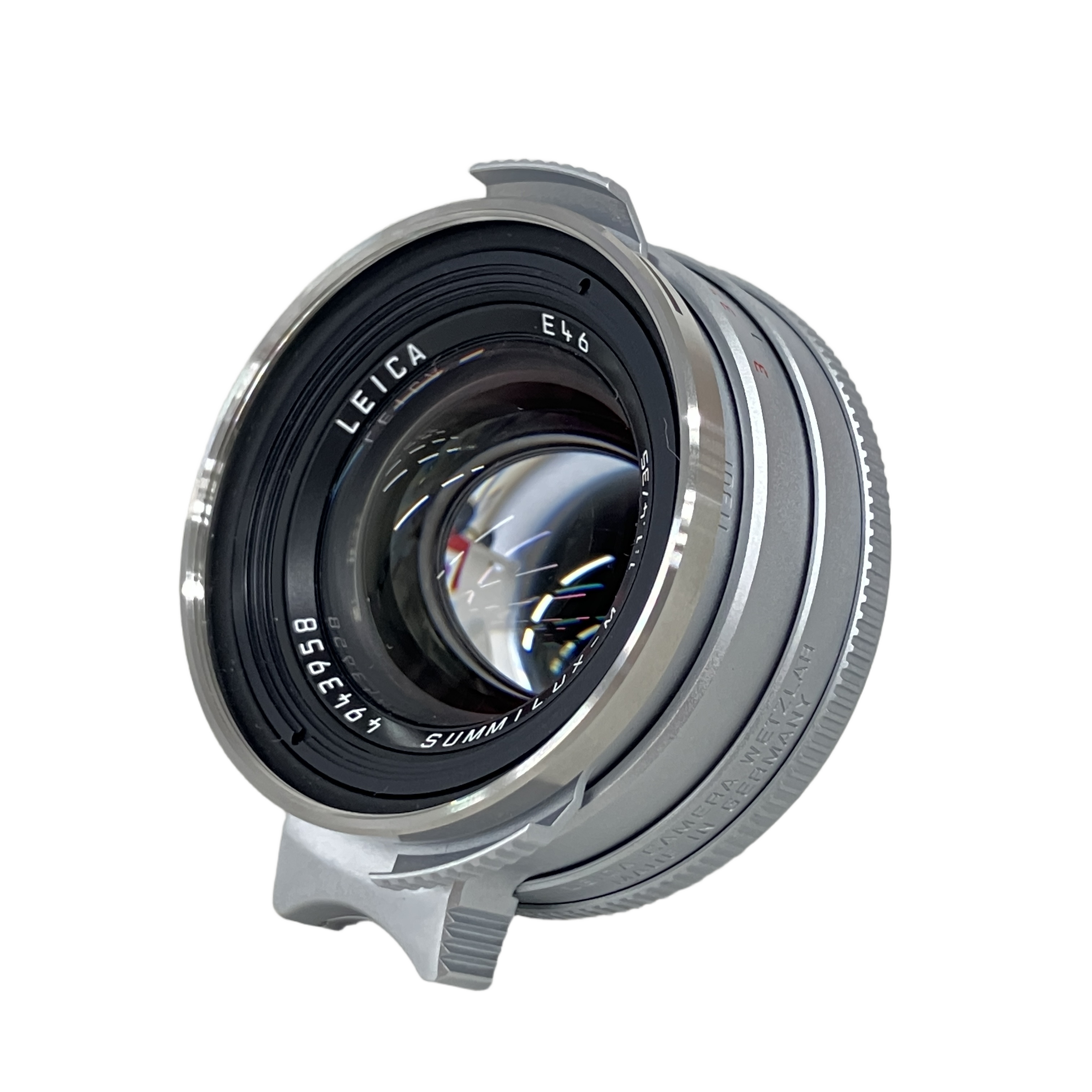 LEICA SUMMILUX-M 35mm F1.4 ASPH. (11301 / シルバークローム):真鍮の重みが語る、ライカが到達した「35mmの究極」。