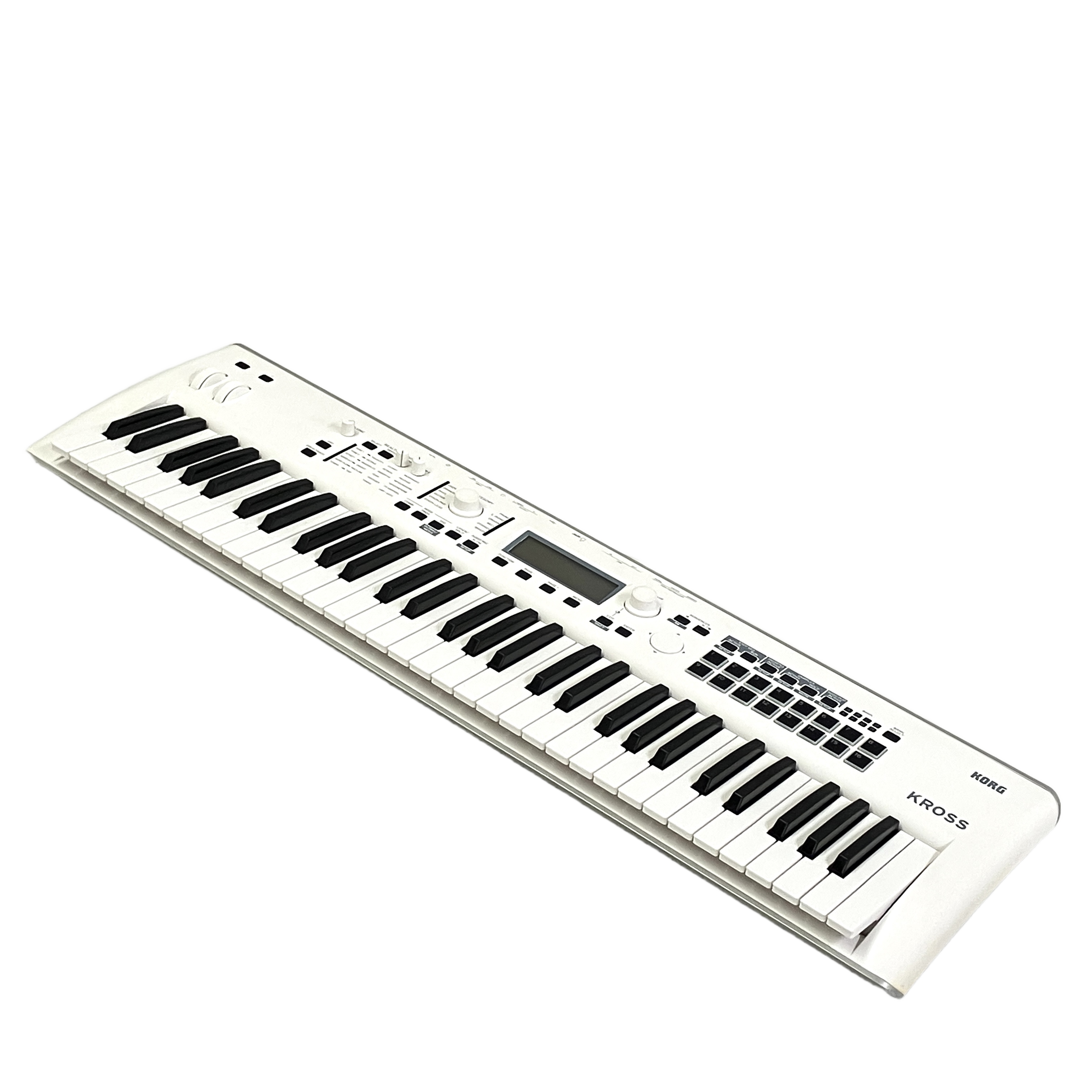 驚異の3.8kgという超軽量ボディにプロクオリティの音色を凝縮した、オールインワン・ミュージック・ワークステーション。
