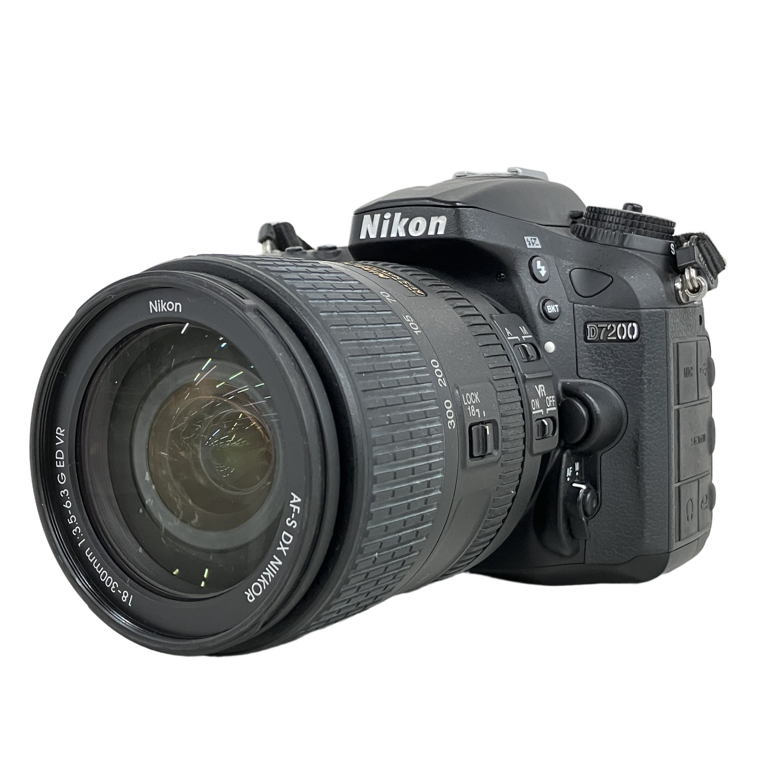 Nikon D7200 + AF-S 18-300mm ED VR / 圧倒的な機動力で撮り逃さない高画質DXフォーマット