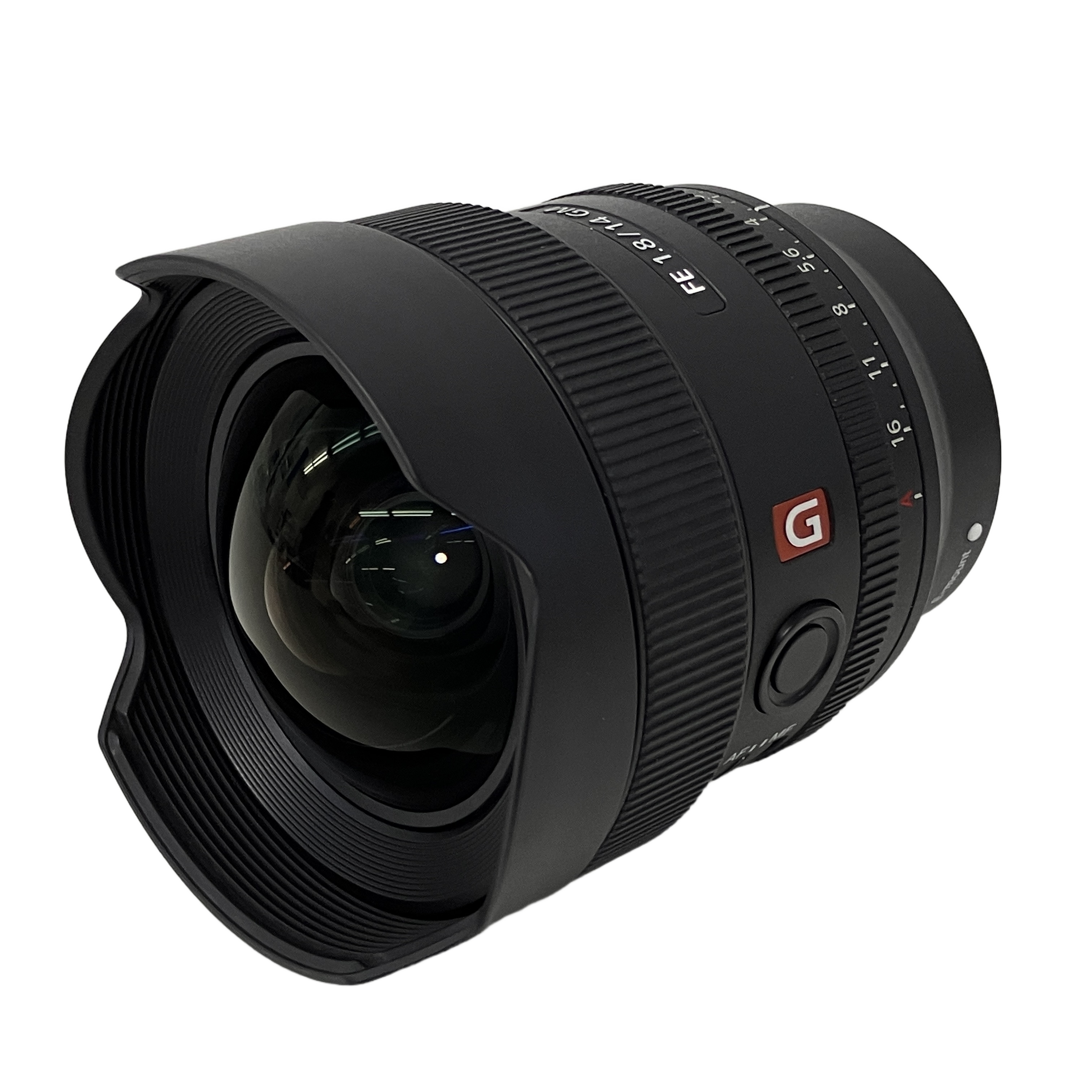 異次元の超広角。開放F1.8の明るさと圧倒的な解像力を、驚くほど軽量なボディに凝縮した最高峰の単焦点レンズ