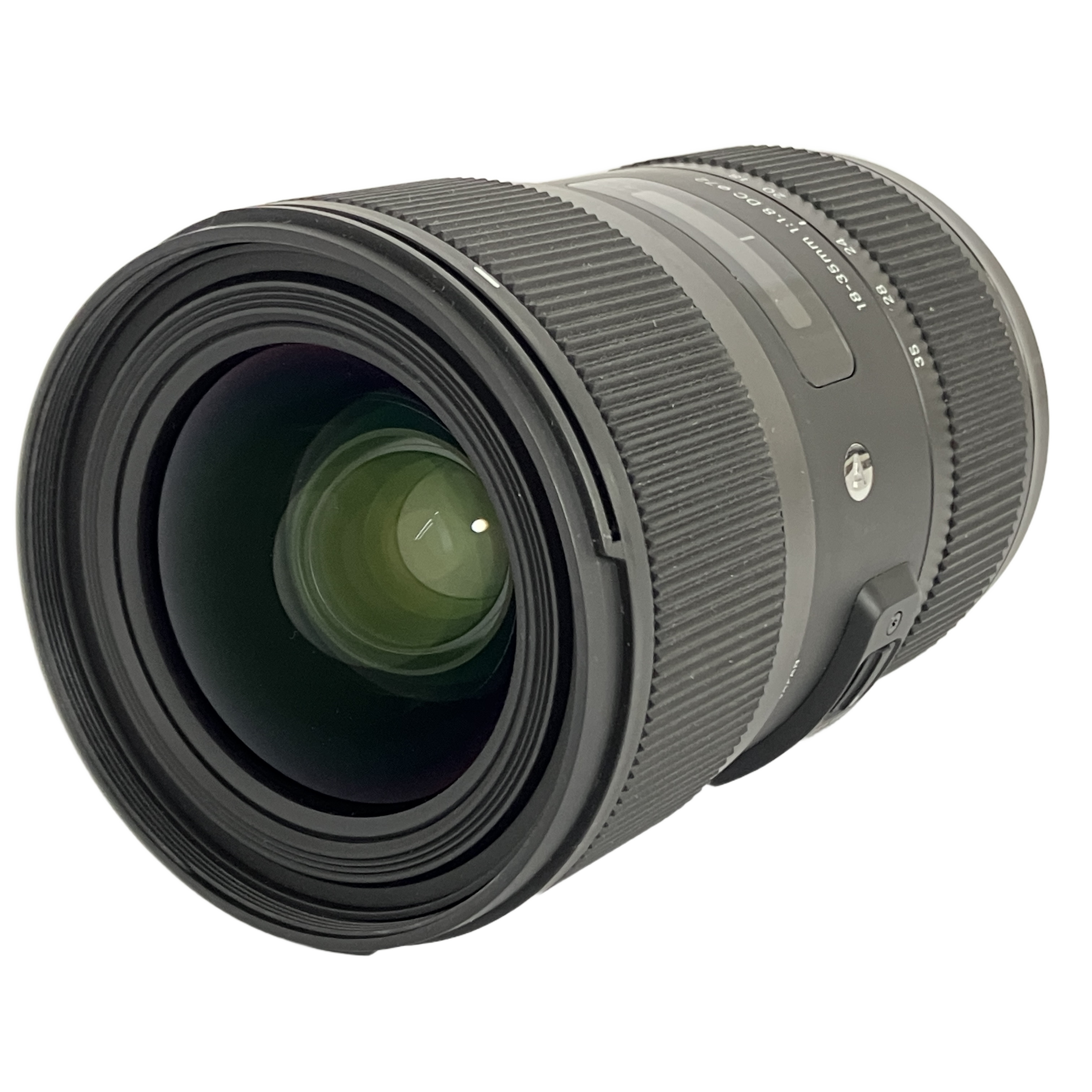 ズーム全域F1.8の常識を覆す、単焦点に匹敵する最高峰の標準ズーム