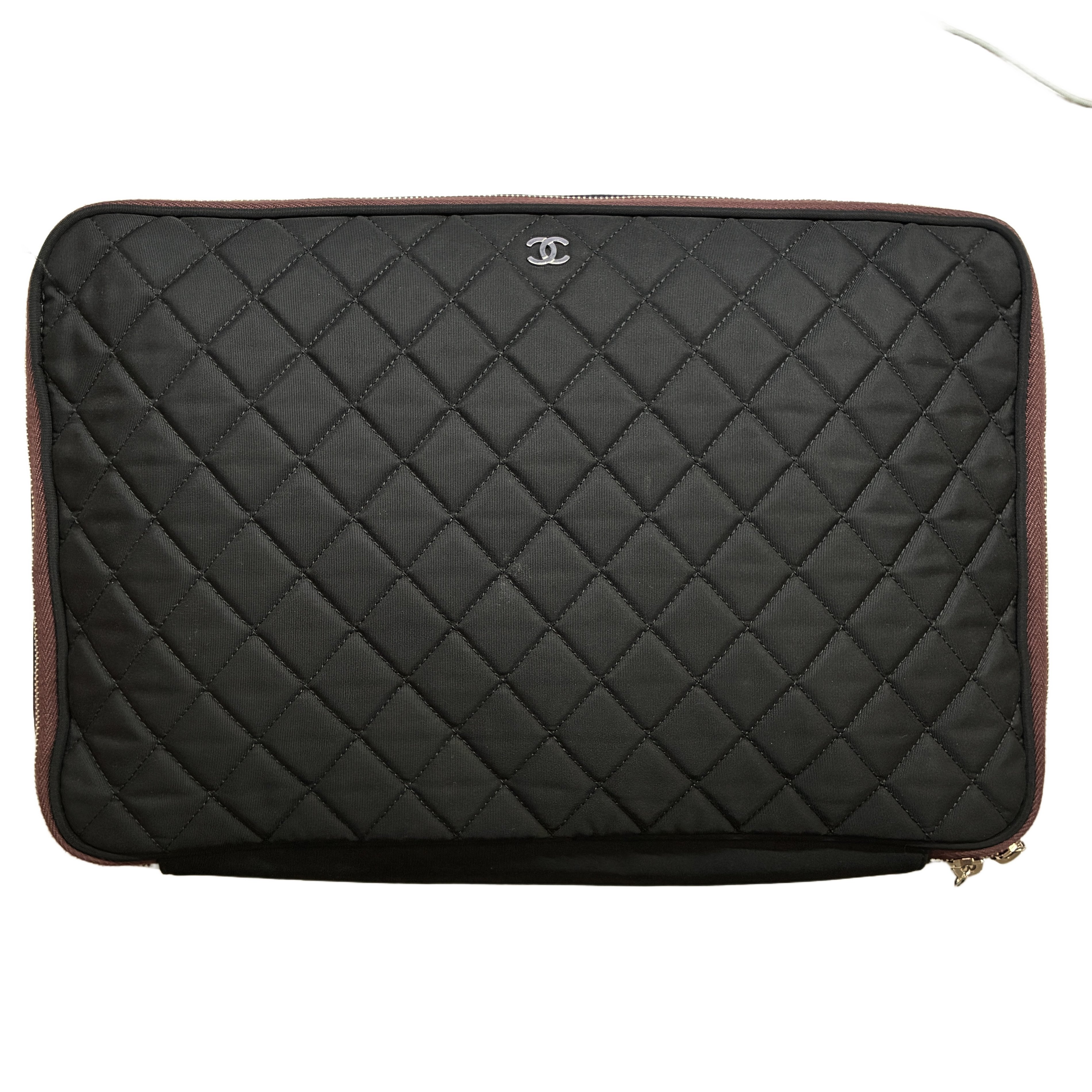 CHANEL マトラッセ PCケース