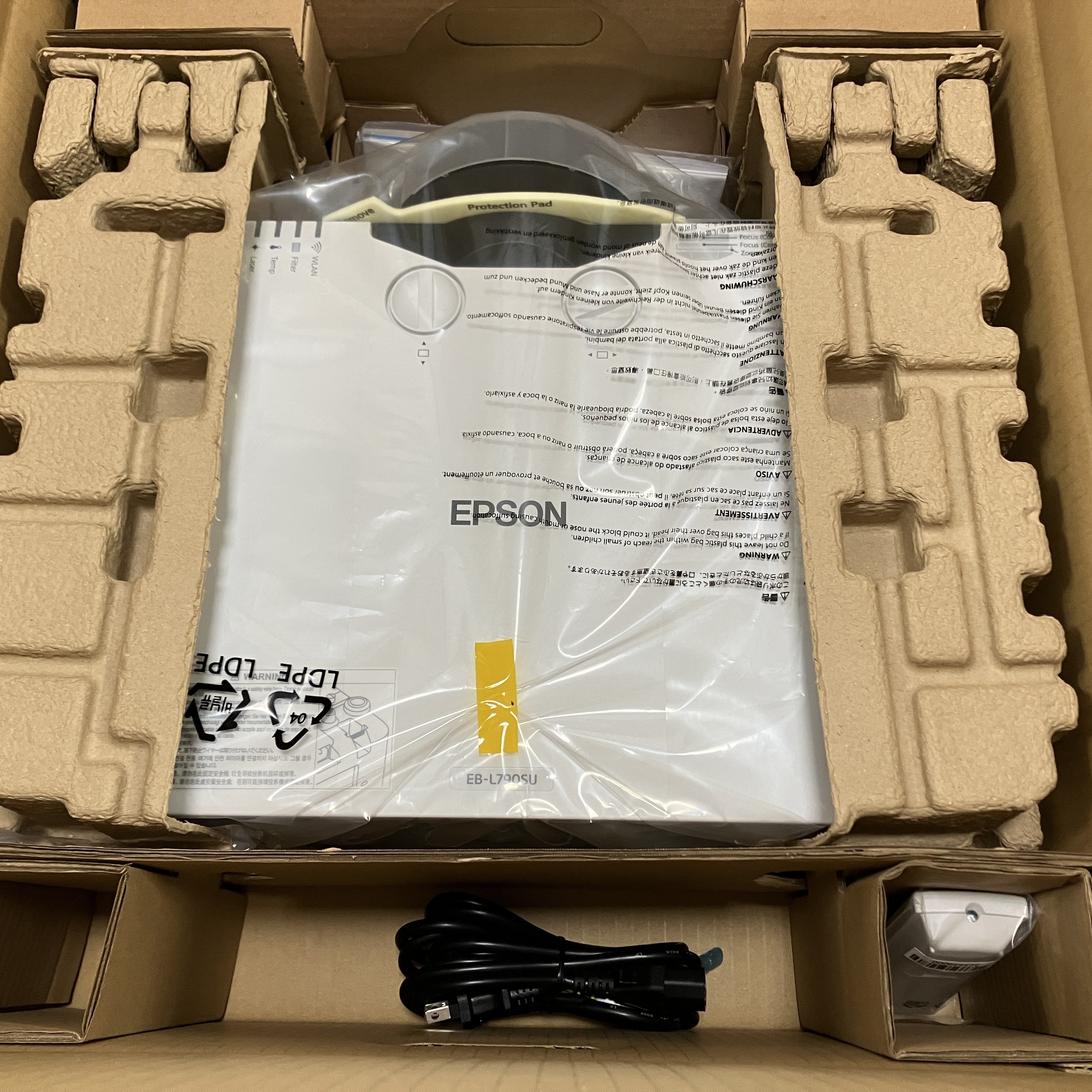EPSON EB-L790SU ビジネスプロジェクター