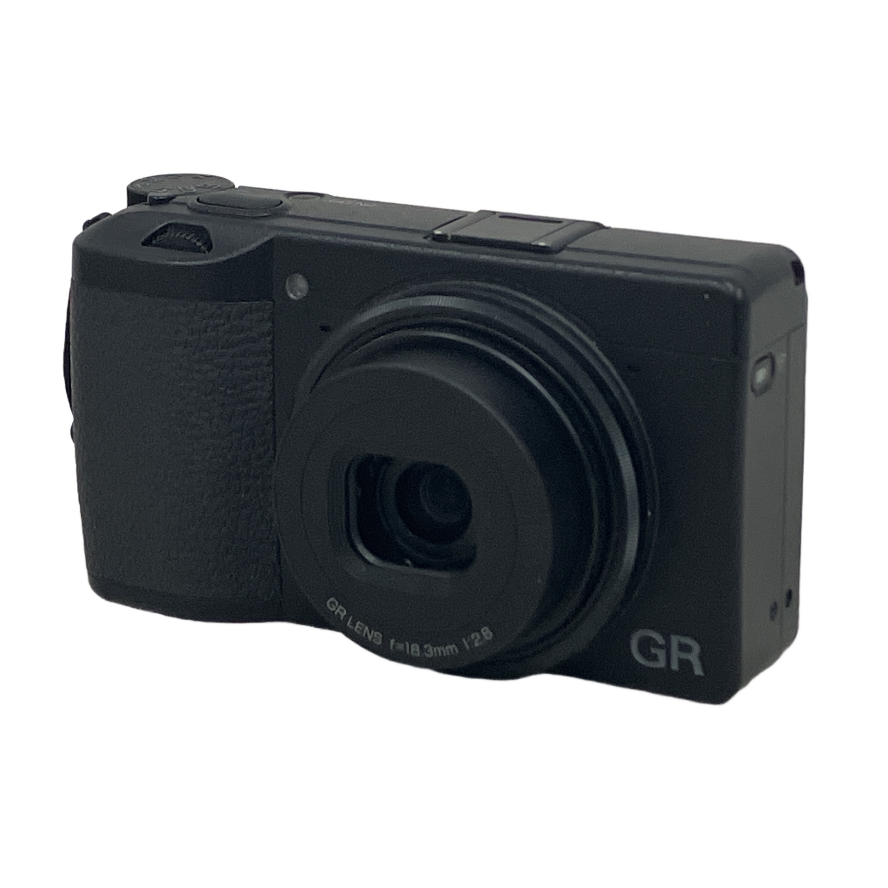 RICOH GR III (R02010 / コンパクトデジタルカメラ):ポケットに潜むAPS-Cの衝撃。世界中の写真家が愛する、ストリート・フォトグラフィの絶対的頂点。