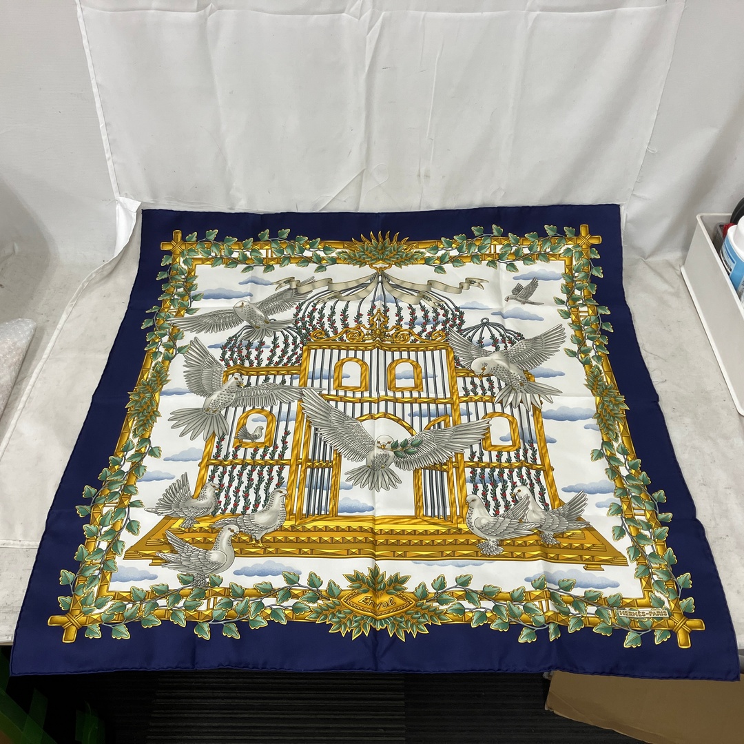 HERMES カレ90 ENVOL スカーフ シルク100%