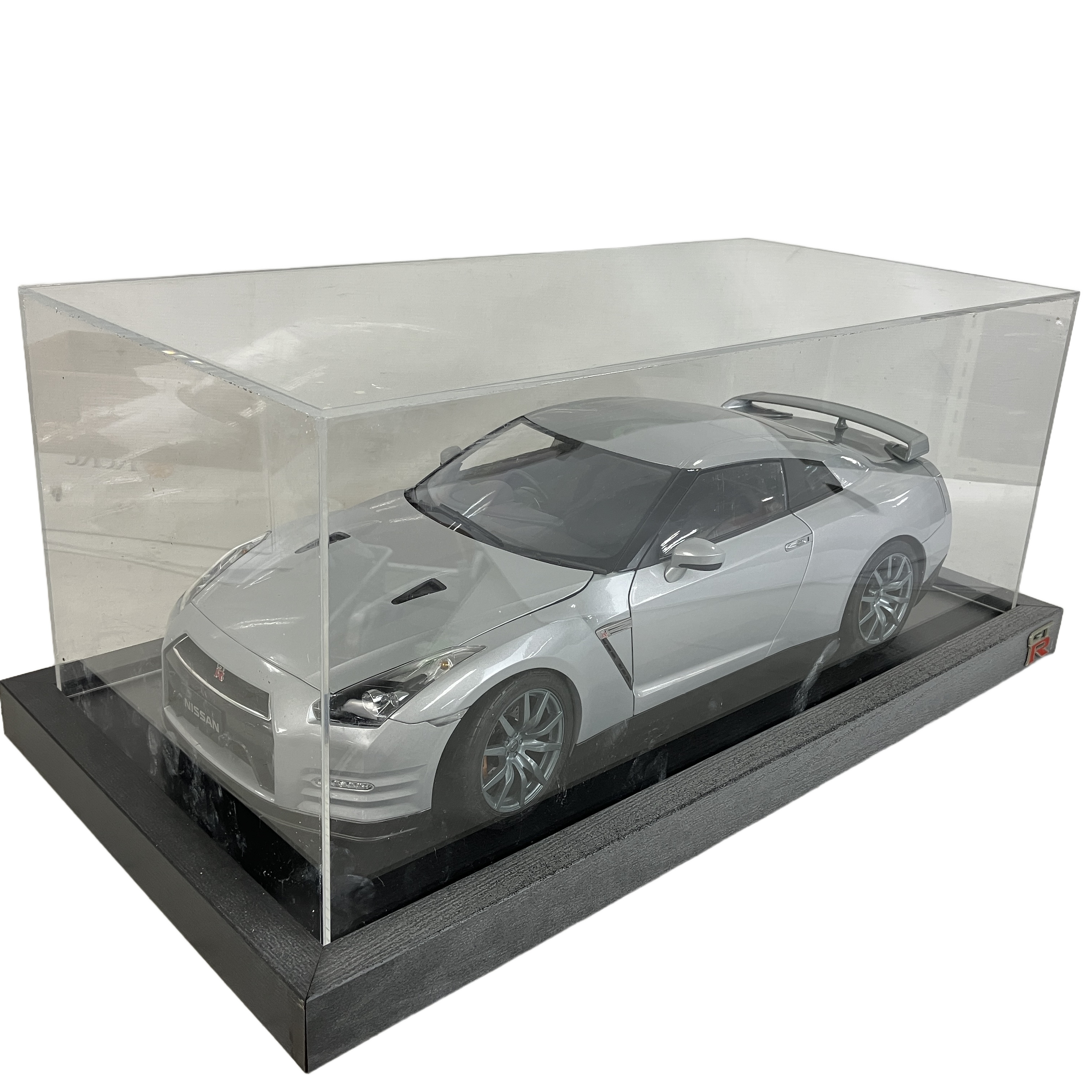 EAGLEMOSS R35 GT-R プラモデル 1/8 完成品