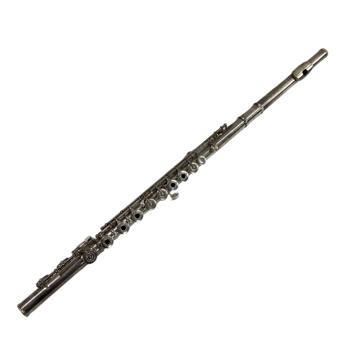 The Muramatsu Flute HANDMADE DN MODEL (SILVER刻印):フルート界の頂点「ムラマツ」が放つ伝説の響き。気品ある銀の輝きと、深く豊かな音色を宿した総銀製ハンドメイド・モデル。