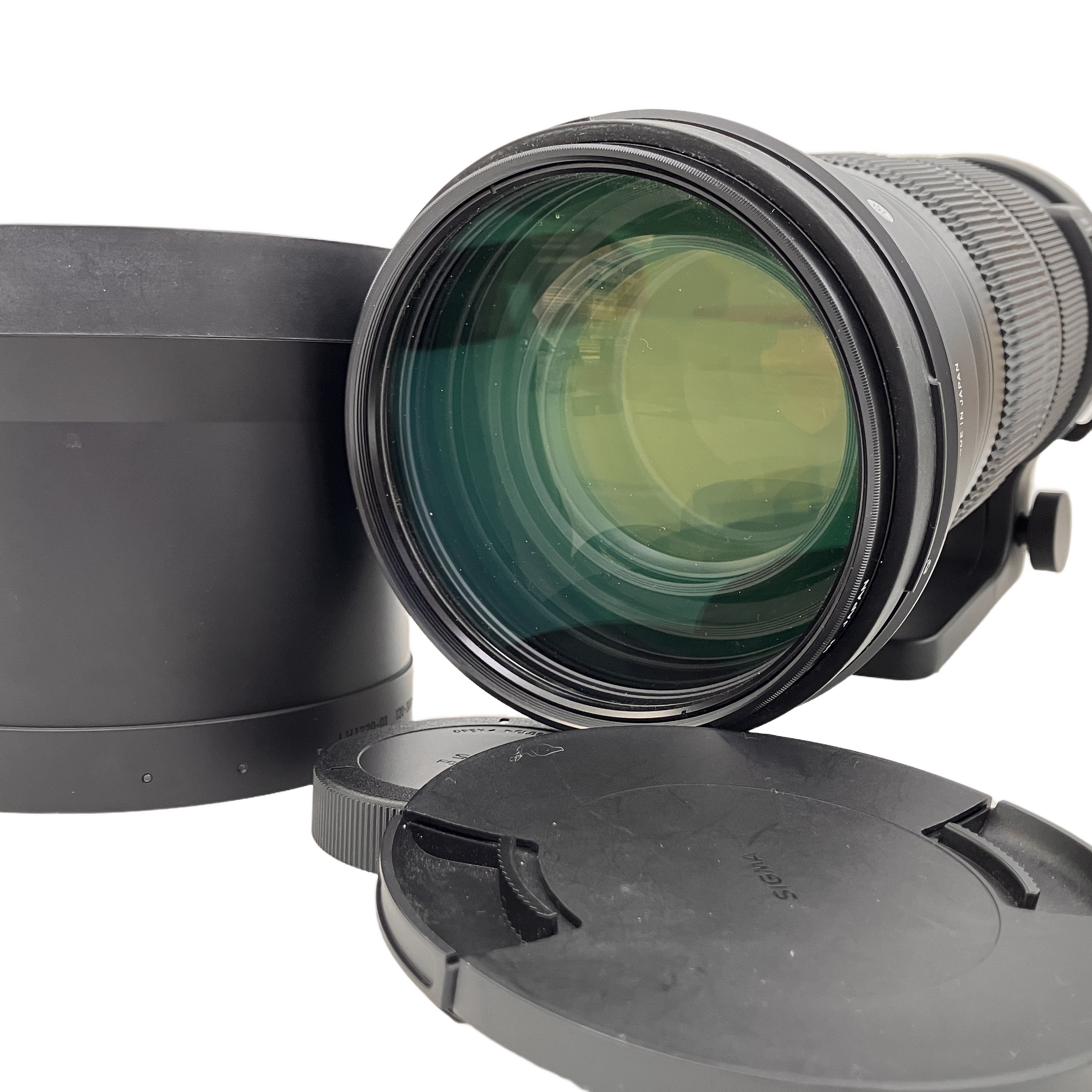 SIGMA 120-300mm F2.8 DG OS HSM | Sports (Canon用 / USB DOCK付属):ズーム全域F2.8。スポーツ・野鳥を圧倒的な高画質で狙い撃つ、最高峰「Sports」ラインのフラッグシップ。