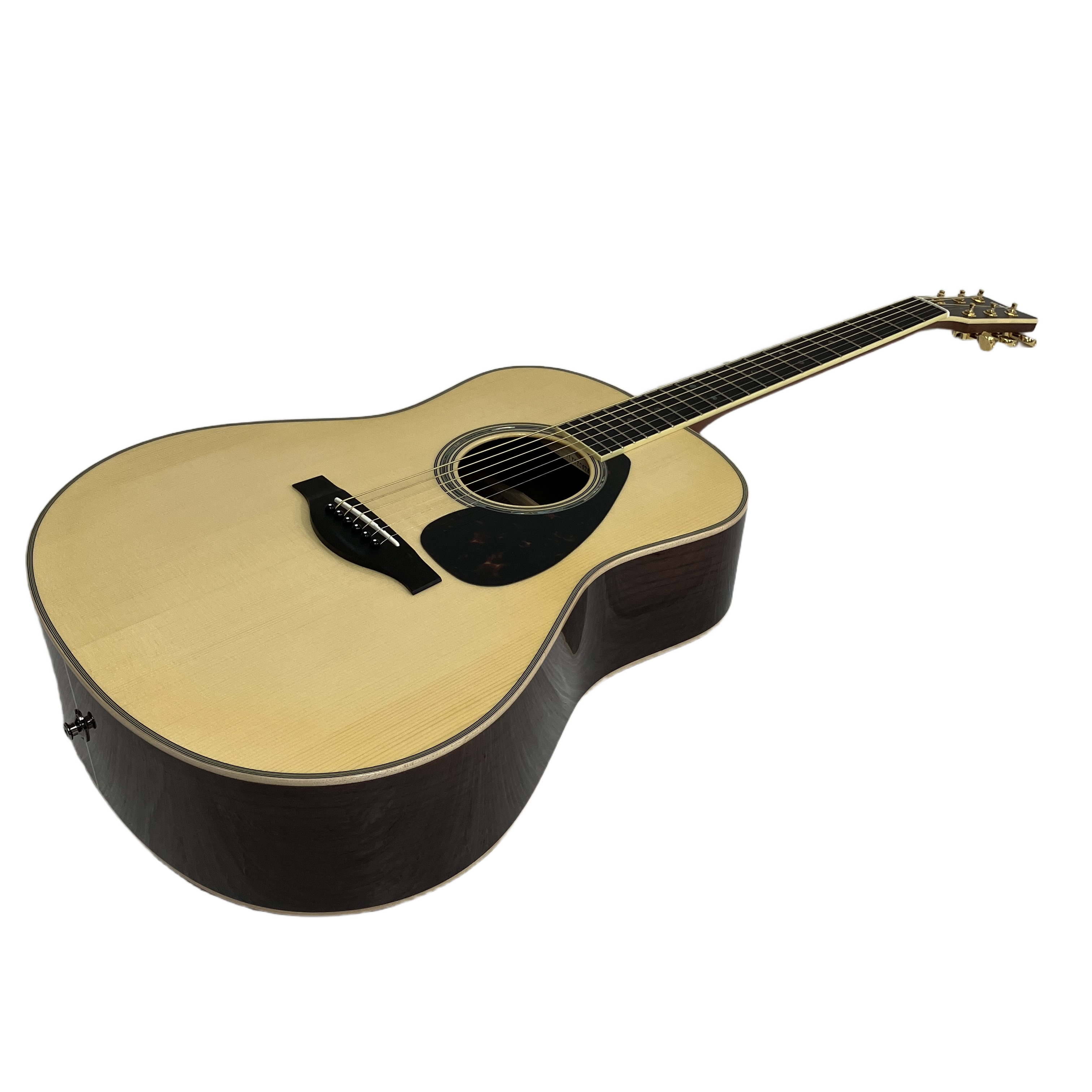 触れるたびに新たな発見と感動を呼ぶ、無限の可能性を秘めた至宝。YAMAHA LL16 ARE
