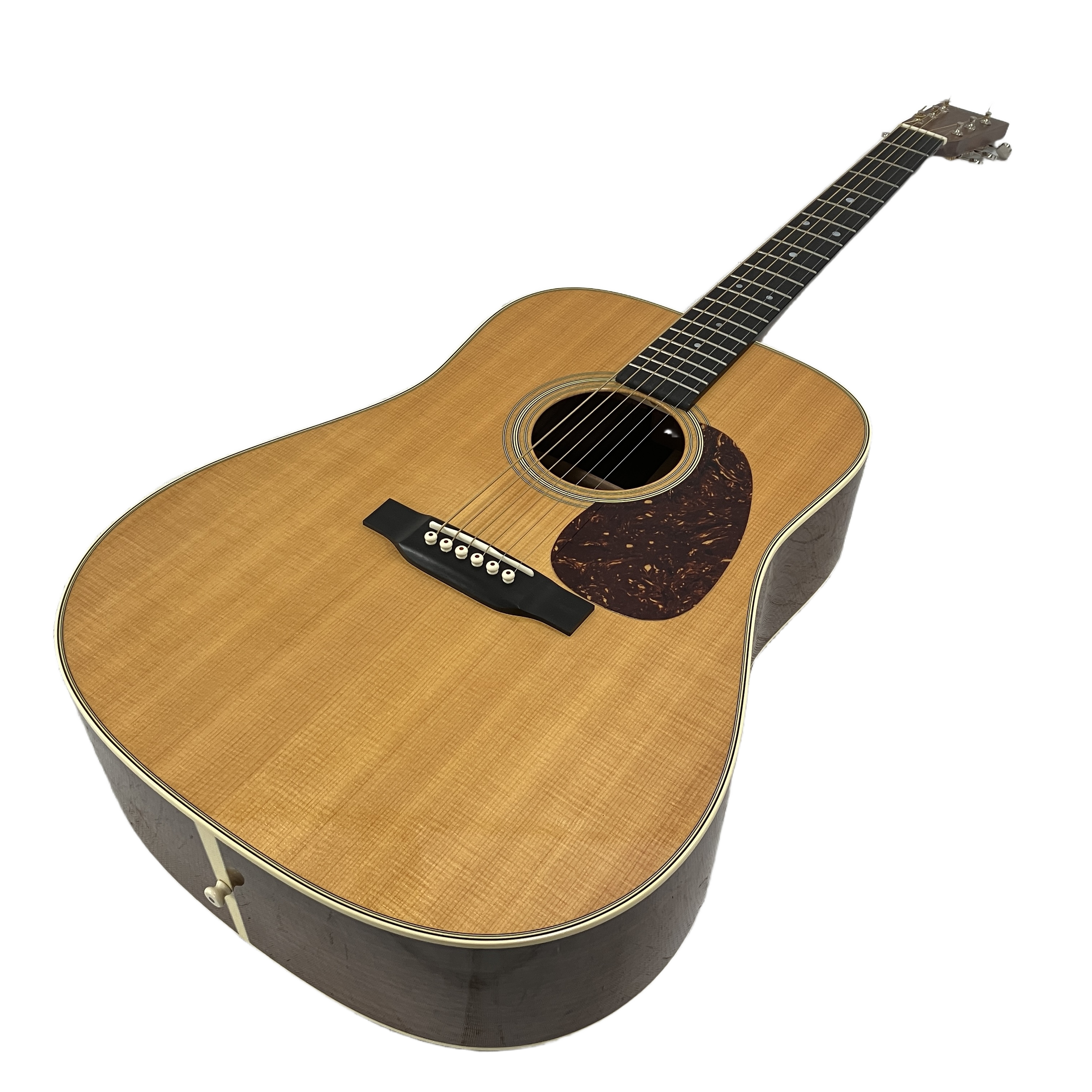 Martin D-28 Standard(2021年製造):シトカ・スプルース×東インド・ローズウッド。すべてのドレッドノートの原点にして頂点に君臨する不動の銘器。