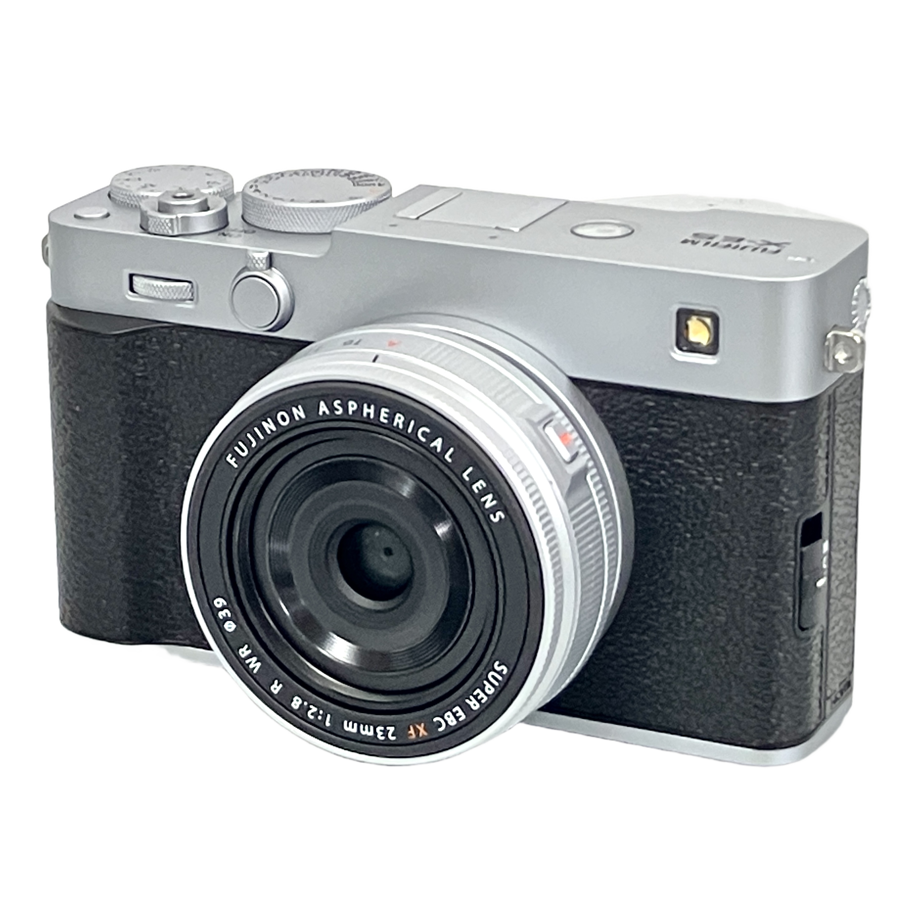 FUJIFILM X-E5 レンズキット シルバー:レンジファインダースタイルがもたらす純粋な撮影体験。王道23mmレンズと最新世代の「色」が融合した、至高のスナップシューター。