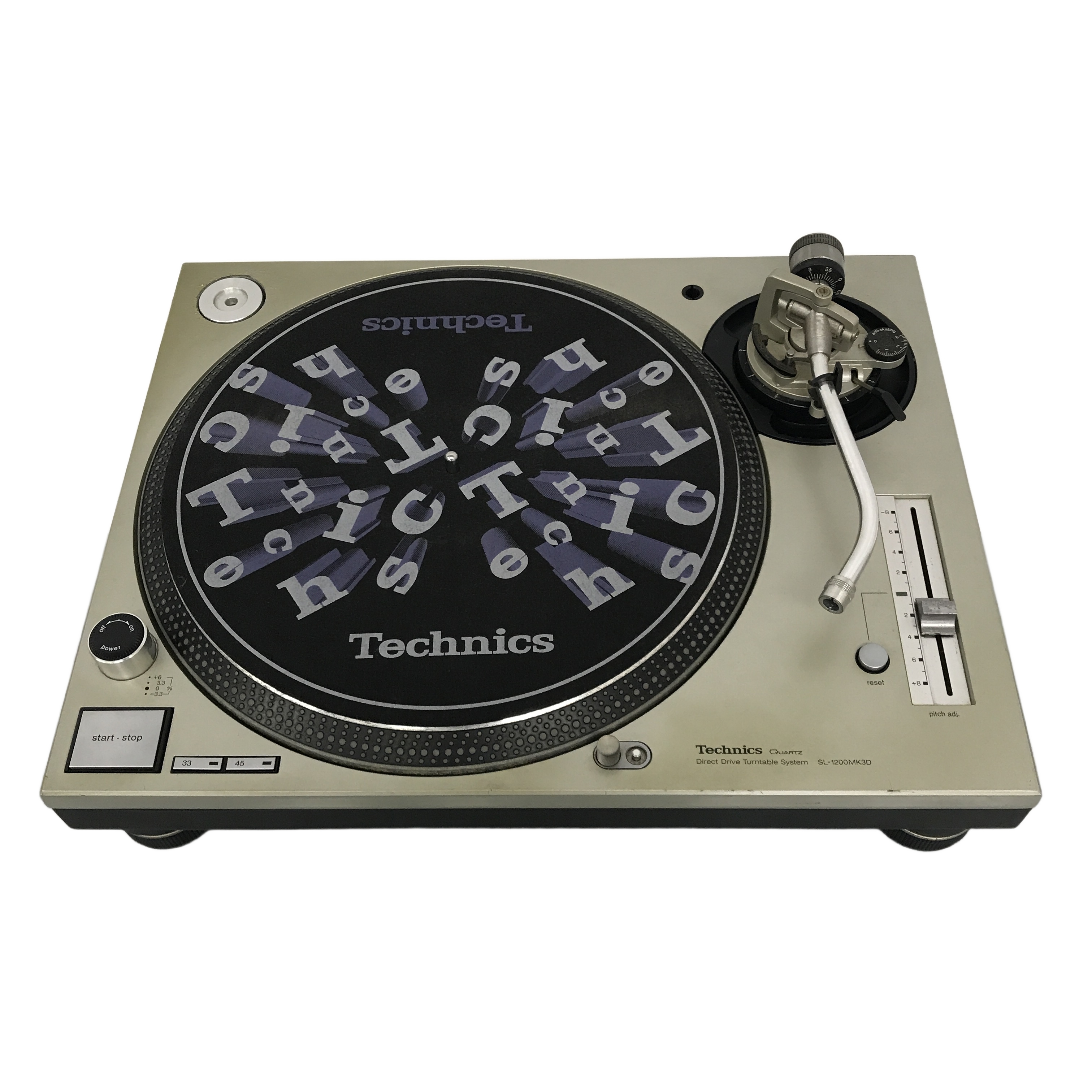 世界中のDJから絶大な信頼を集める不朽の名機