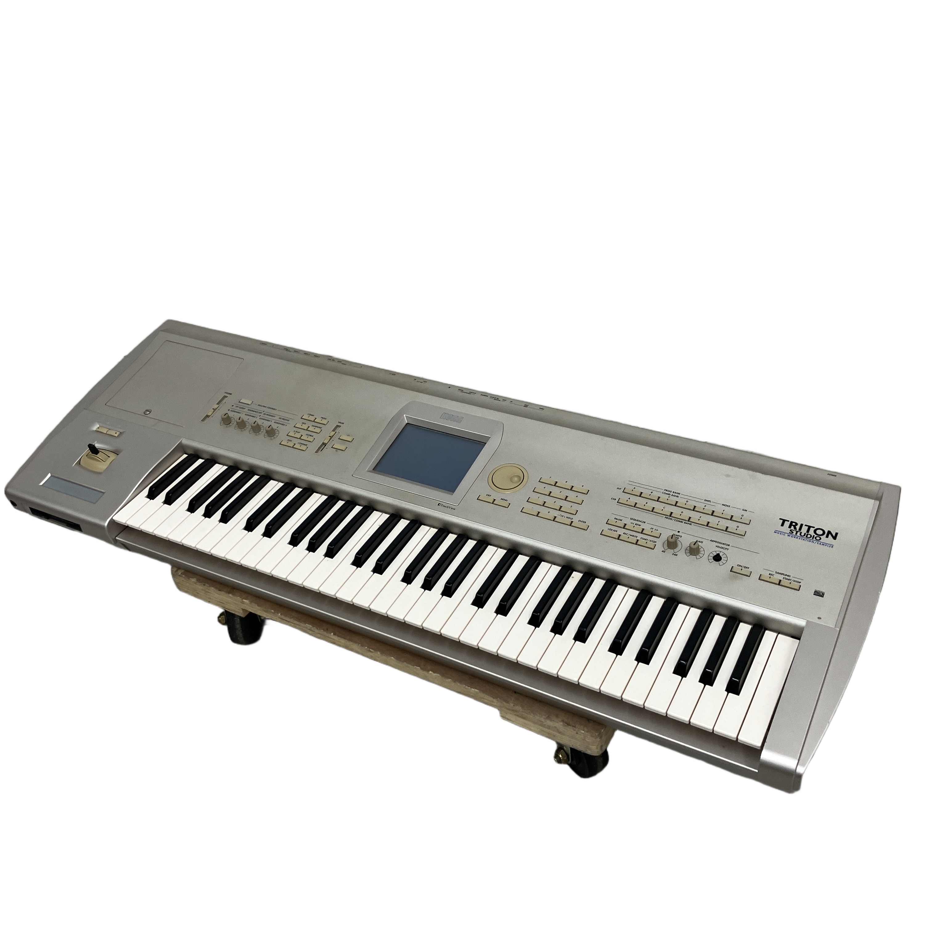 KORG TRITON STUDIO 61 シンセサイザー
