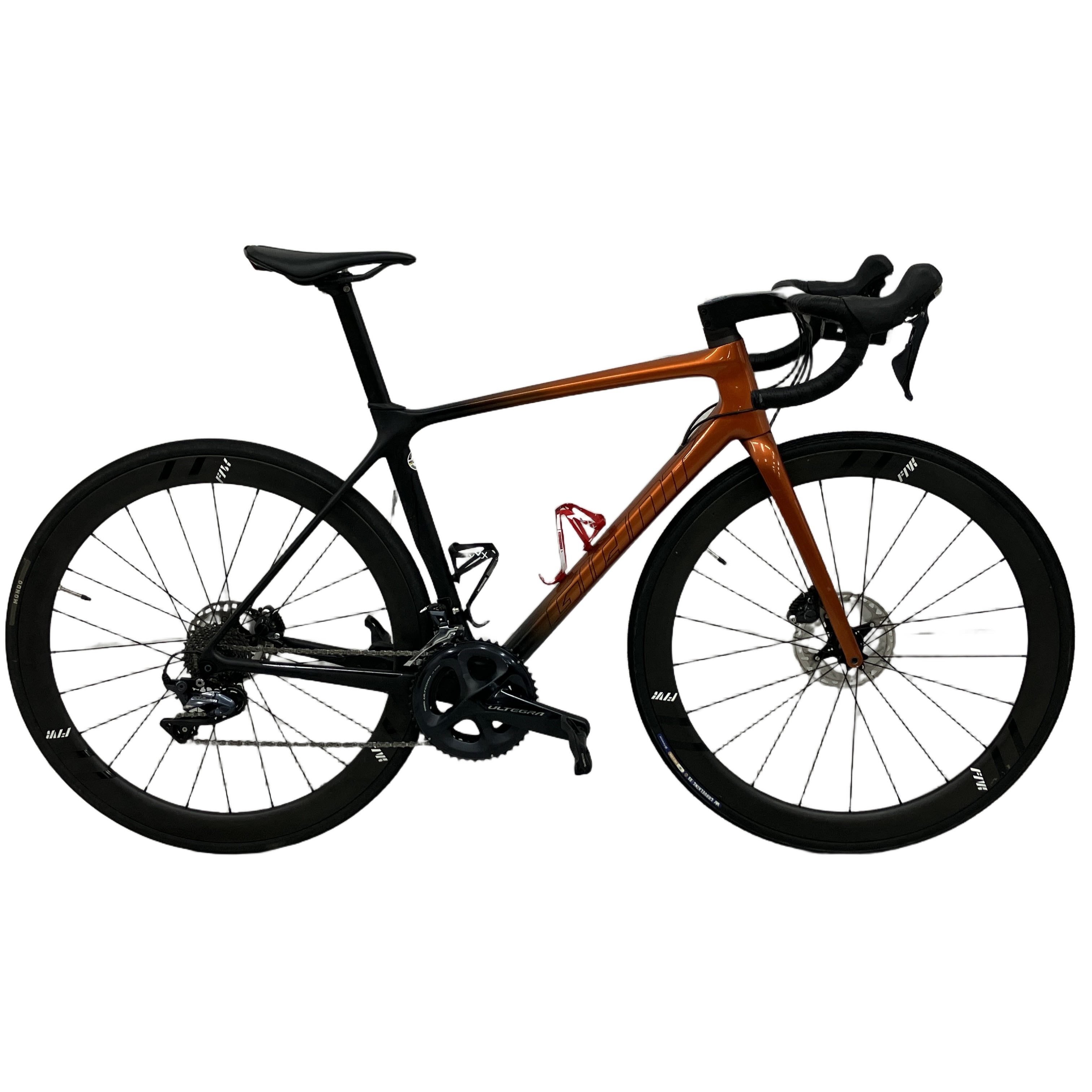 GIANT TCR ADVANCED PRO 0 DISC 2022年モデル (Mサイズ):卓越した重量剛性比を誇るフルカーボンレーサー。パワーを瞬時に推進力へ変えるディープリム・カーボンホイールと、最新シマノ2×12速Di2の究極パッケージ。
