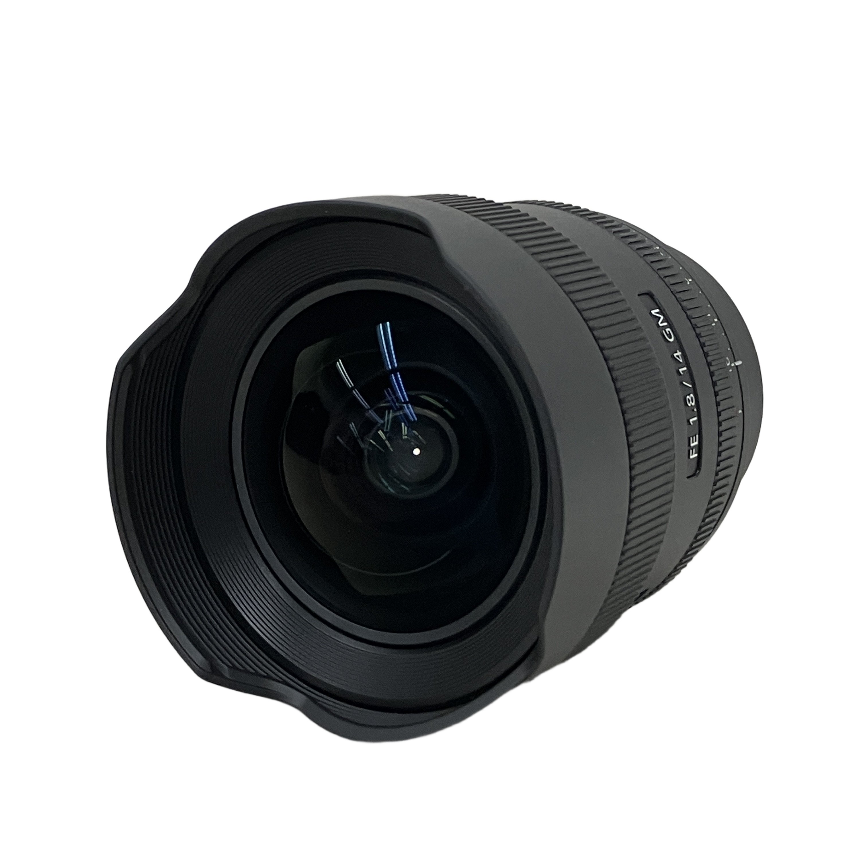 圧倒的な解像力とF1.8の明るさを超軽量ボディに凝縮!ダイナミックな世界を切り取る最高峰の超広角単焦点レンズ。