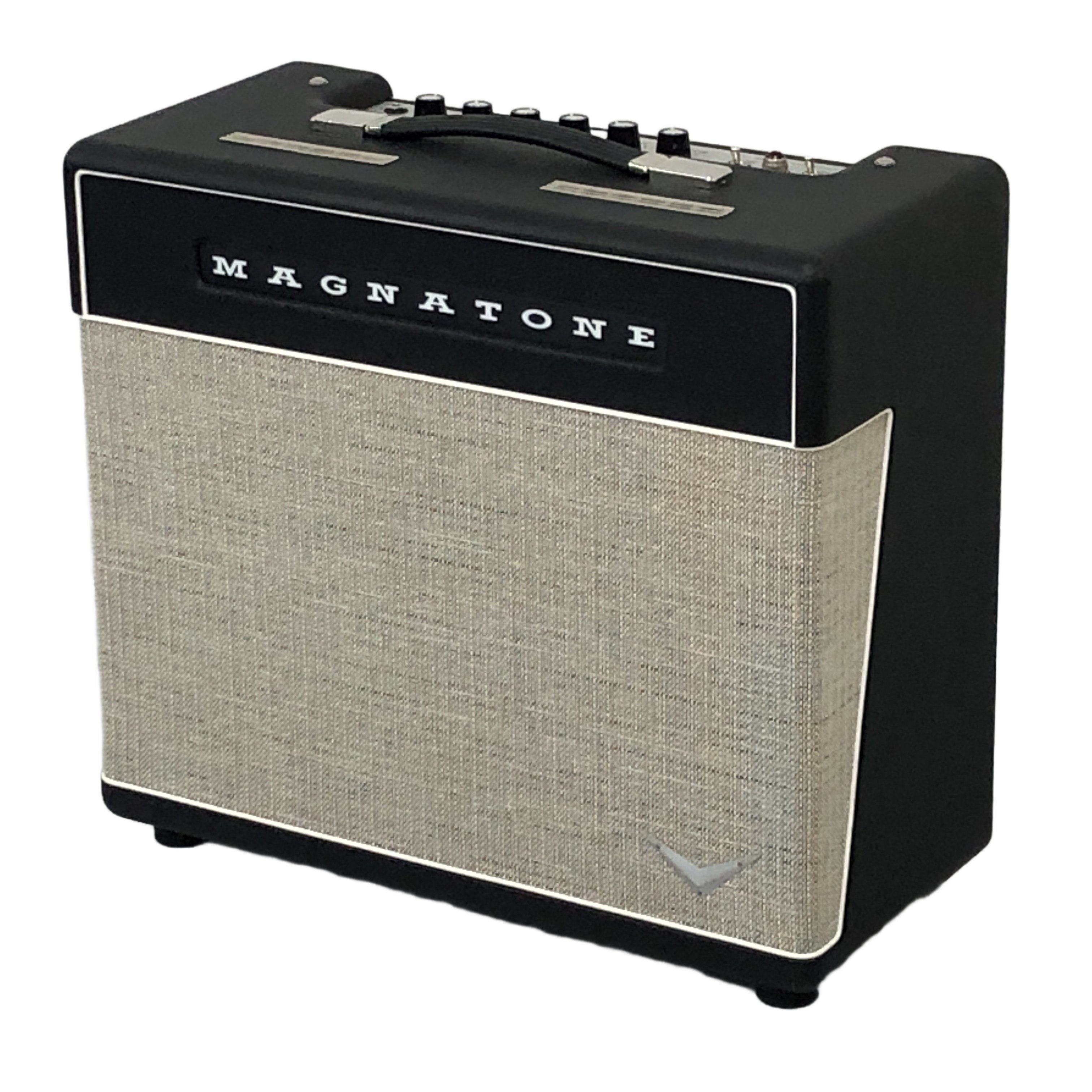 MAGNATONE SUPER FIFTEEN COMBO:クラスABプッシュプル回路とEL84管が紡ぐ至高のドライブサウンド。エフェクトループ搭載の実戦派マスターピース。