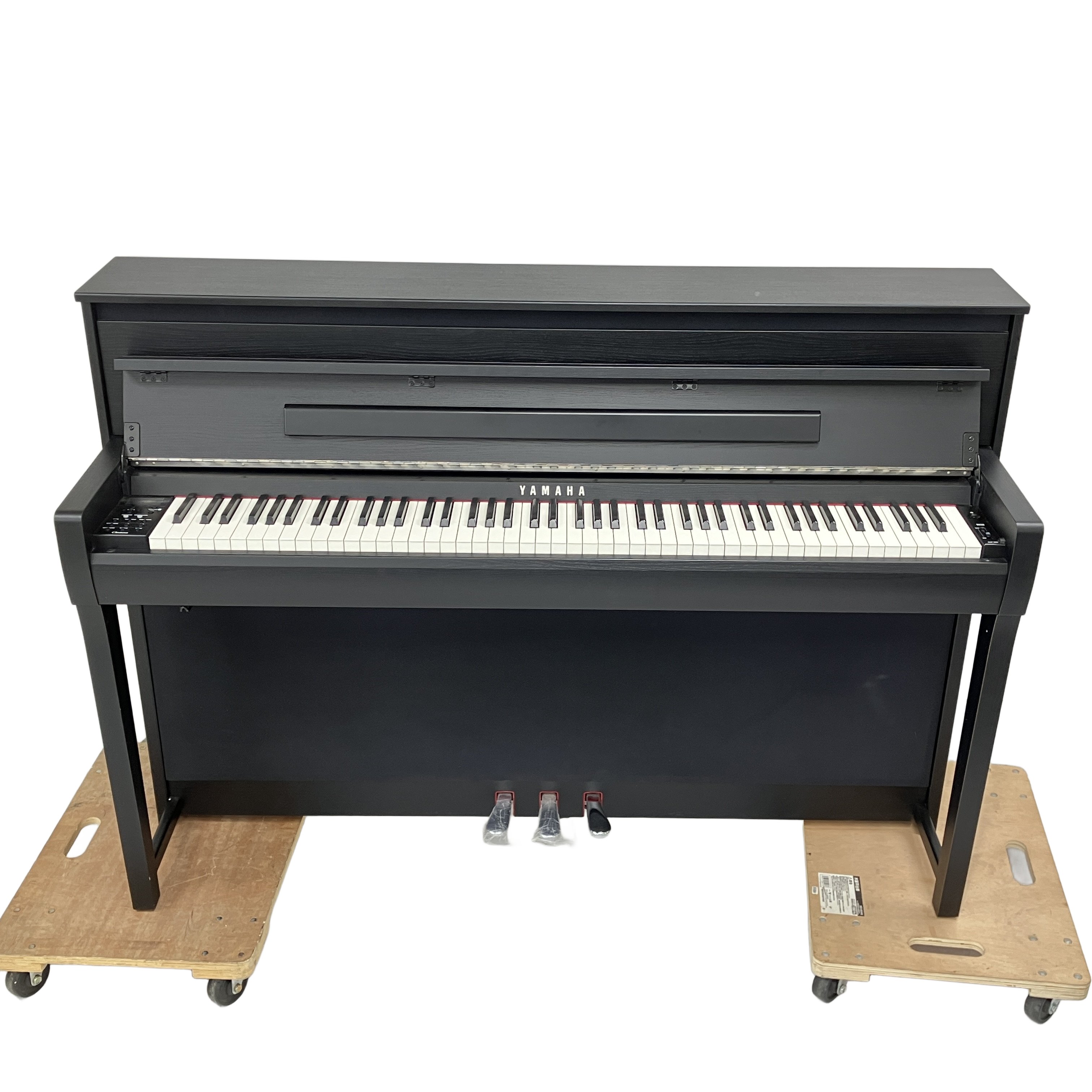 木製鍵盤の優れたタッチと高品位な音響システムを備えた、クラビノーバのフラッグシップモデル!