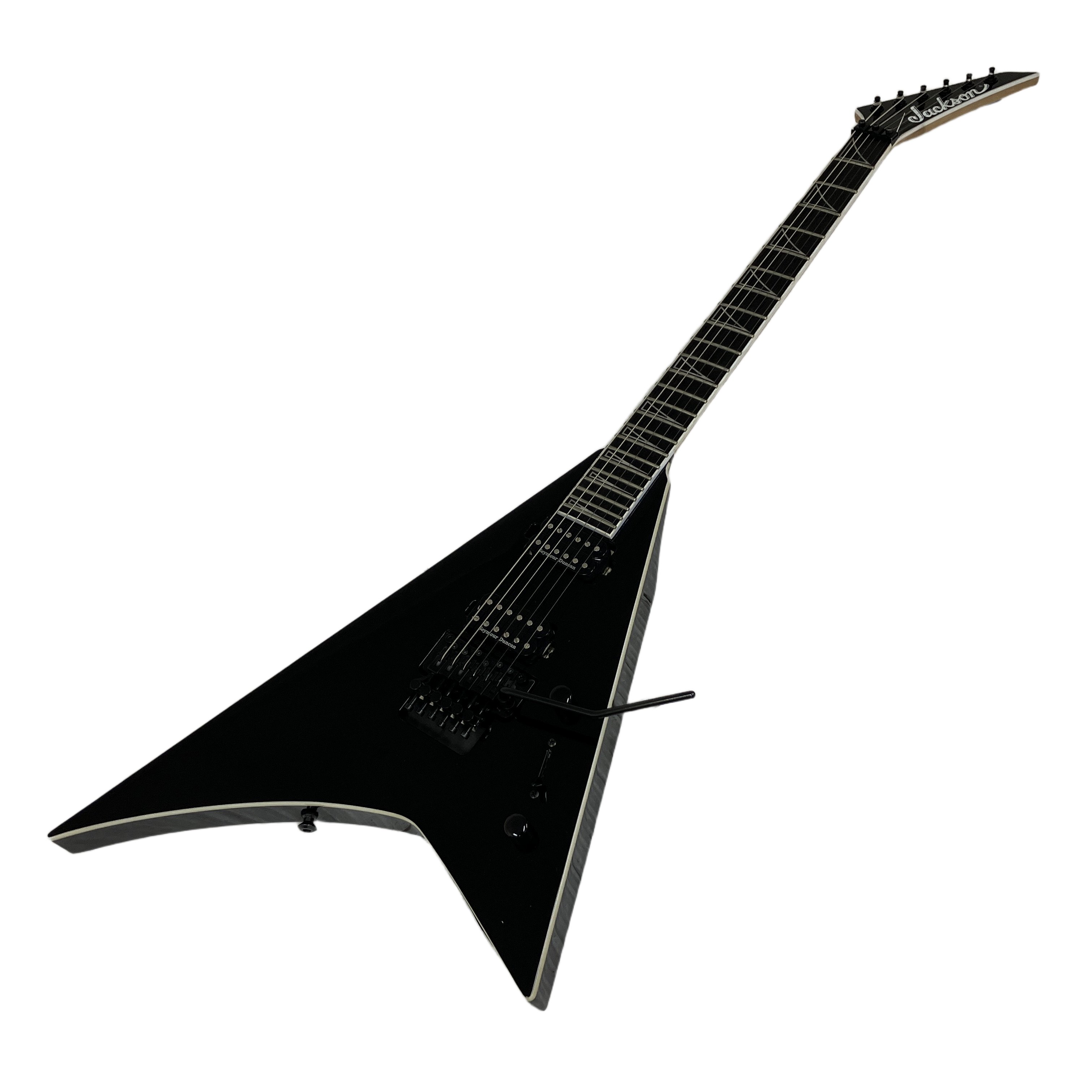 ★Jackson Pro Series CD24 Gloss Black 攻撃的なルックスと高い演奏性を両立★