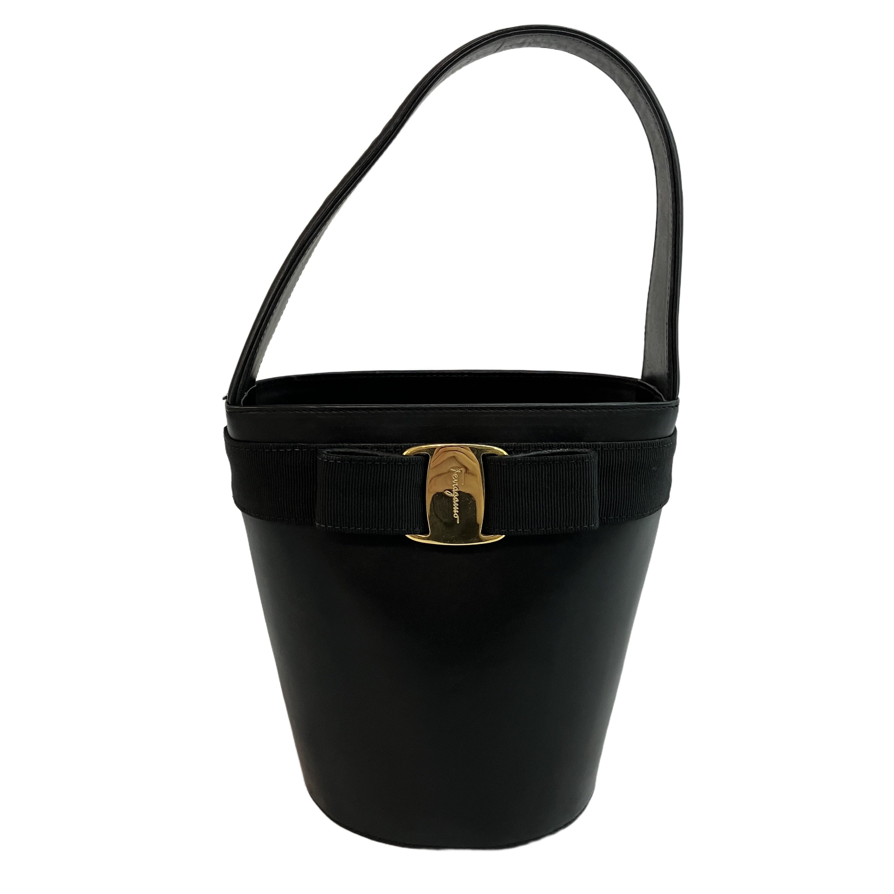 Salvatore Ferragamo フェラガモ ヴァラリボン ハンドバッグ ラウンド バッグ ヴァラ 中古