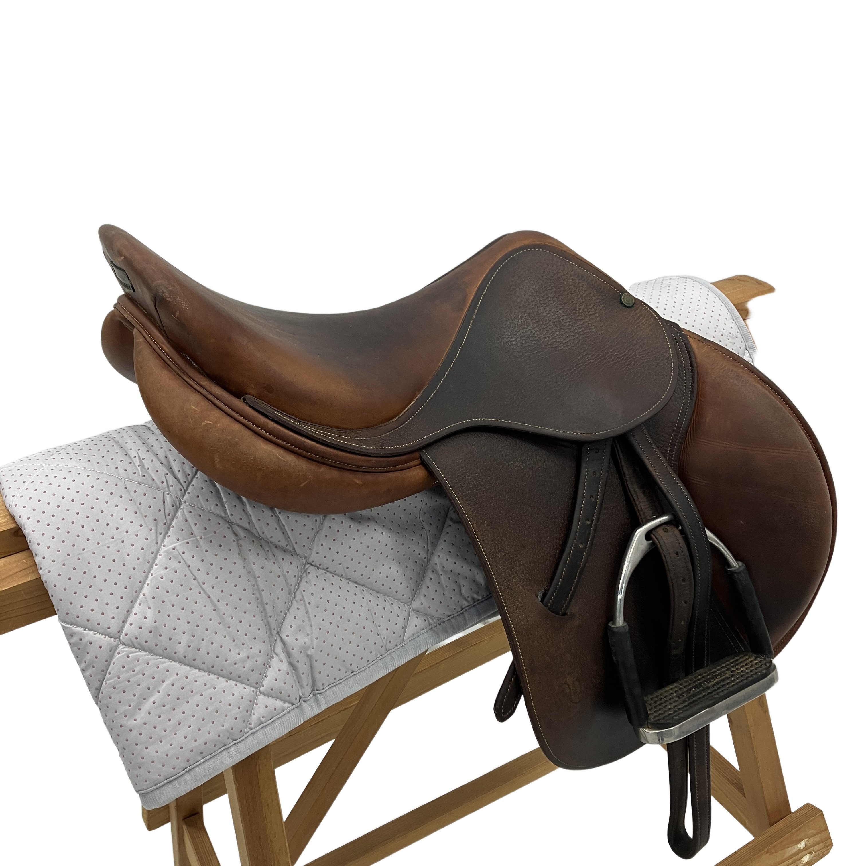 BRUNO DELGRANGE BD ブルーノ デルグランジュ 障害鞍 V17 2AG Sサイズ 馬具 腹帯付き 乗馬用品 スポーツ用品 中古