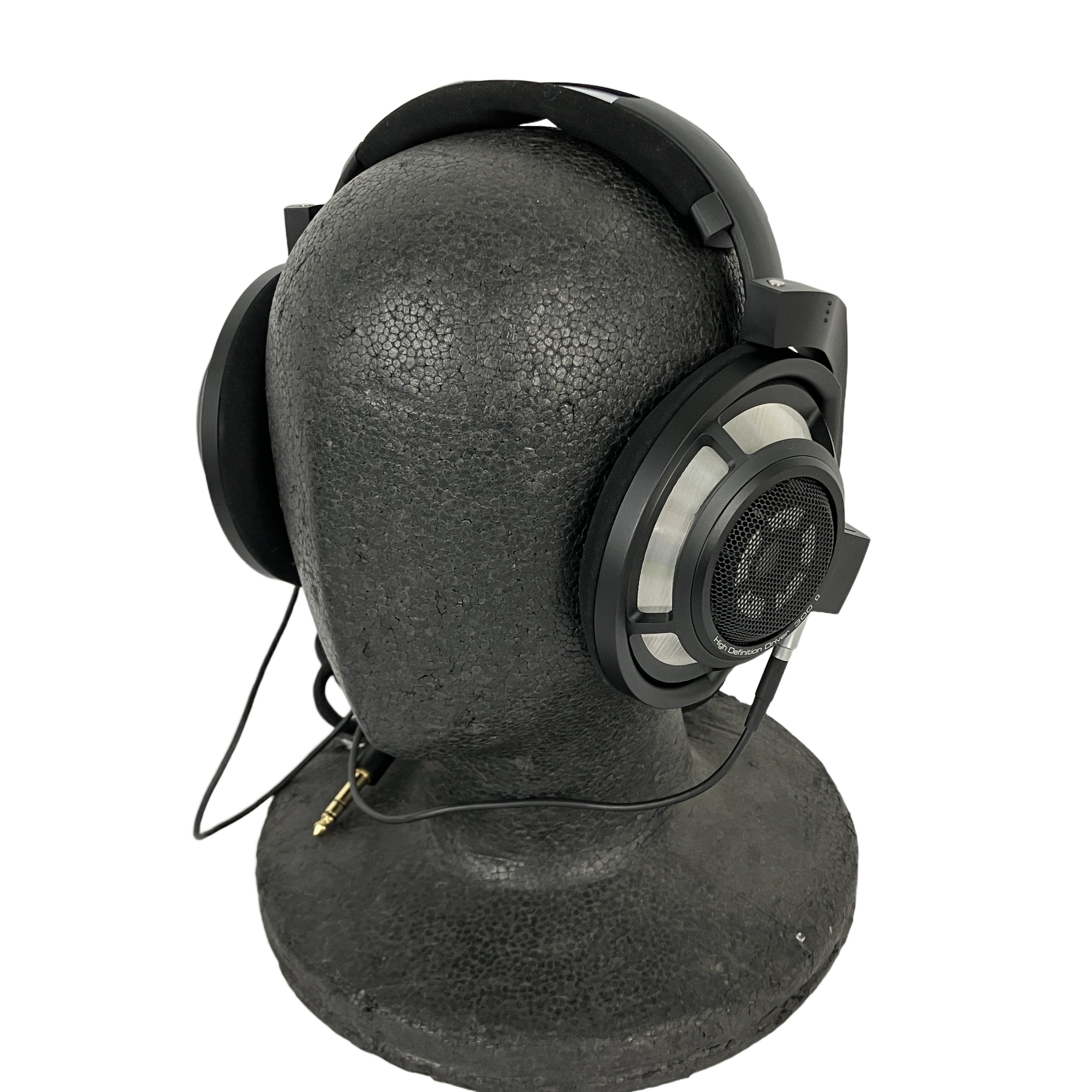 SENNHEISER HD 800 S 開放型ダイナミックヘッドホン(シリアル:23679 / MADE IN GERMANY / キャリングケース・ポーチ付属):広大な音場と圧倒的な解像度。ゼンハイザーが誇るオープン型リファレンスヘッドホンの最高峰。