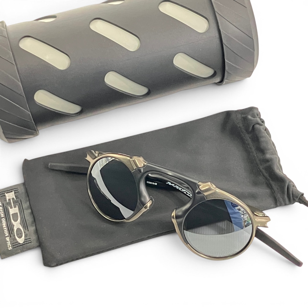 Oakley オークリー サングラス マッドマン OO6019-02 42〇29 151 CE 中古