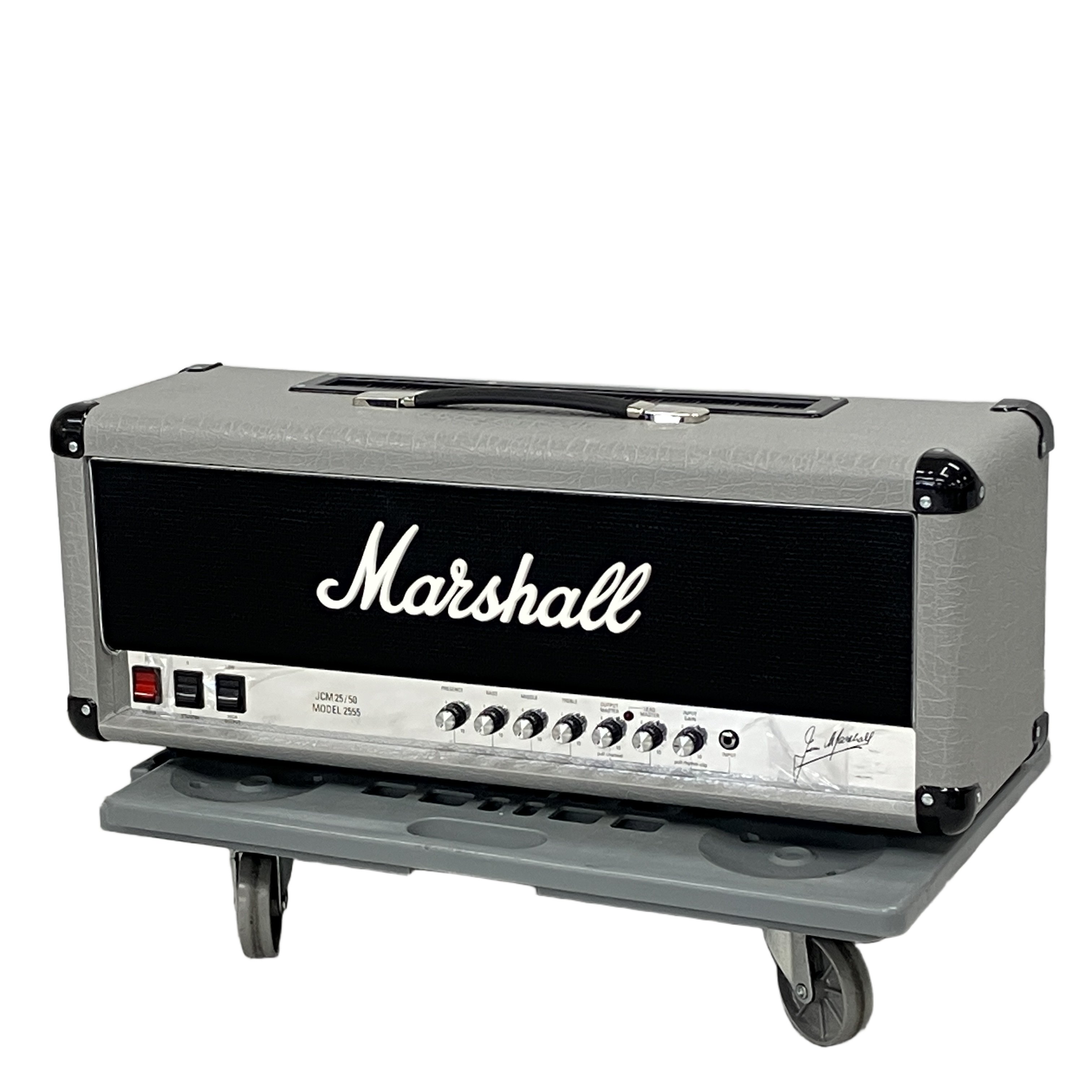 1987年の伝説的名機を忠実に復刻!100W/50W切り替えと象徴的なシルバートーレックスが光る真空管アンプヘッド!