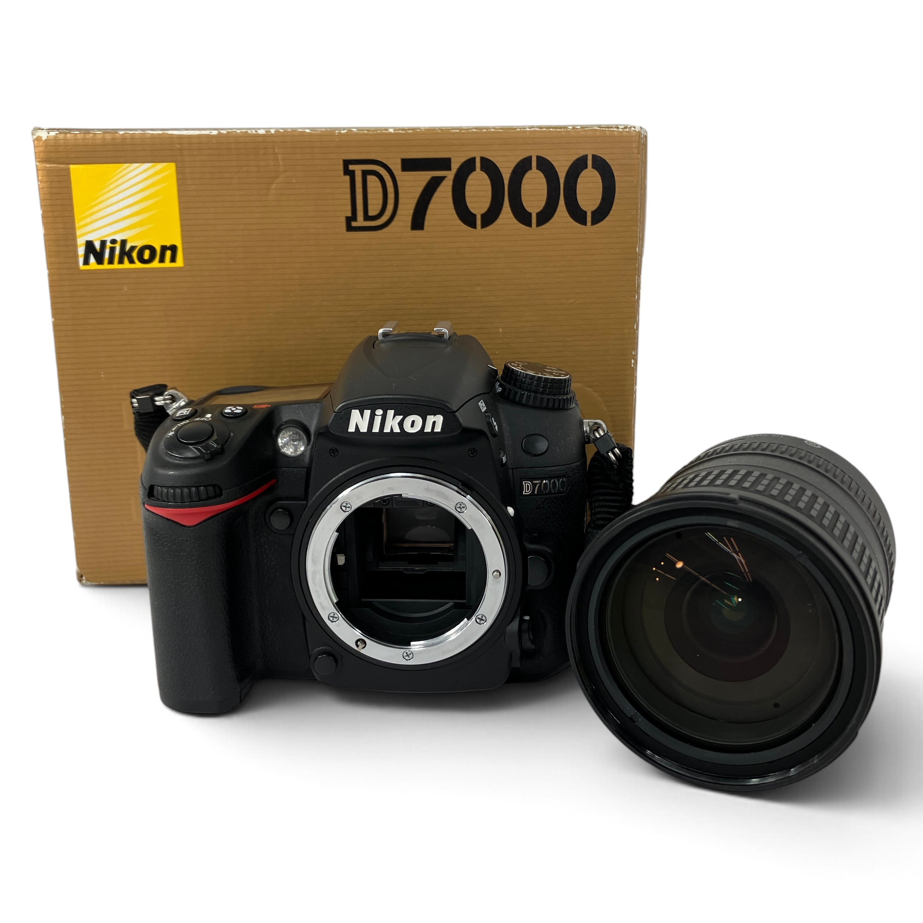 Nikon ニコン D7000 デジタル一眼レフカメラ レンズ NIKKOR DX AF-S 18-200mm 1:3.5-5.6 中古