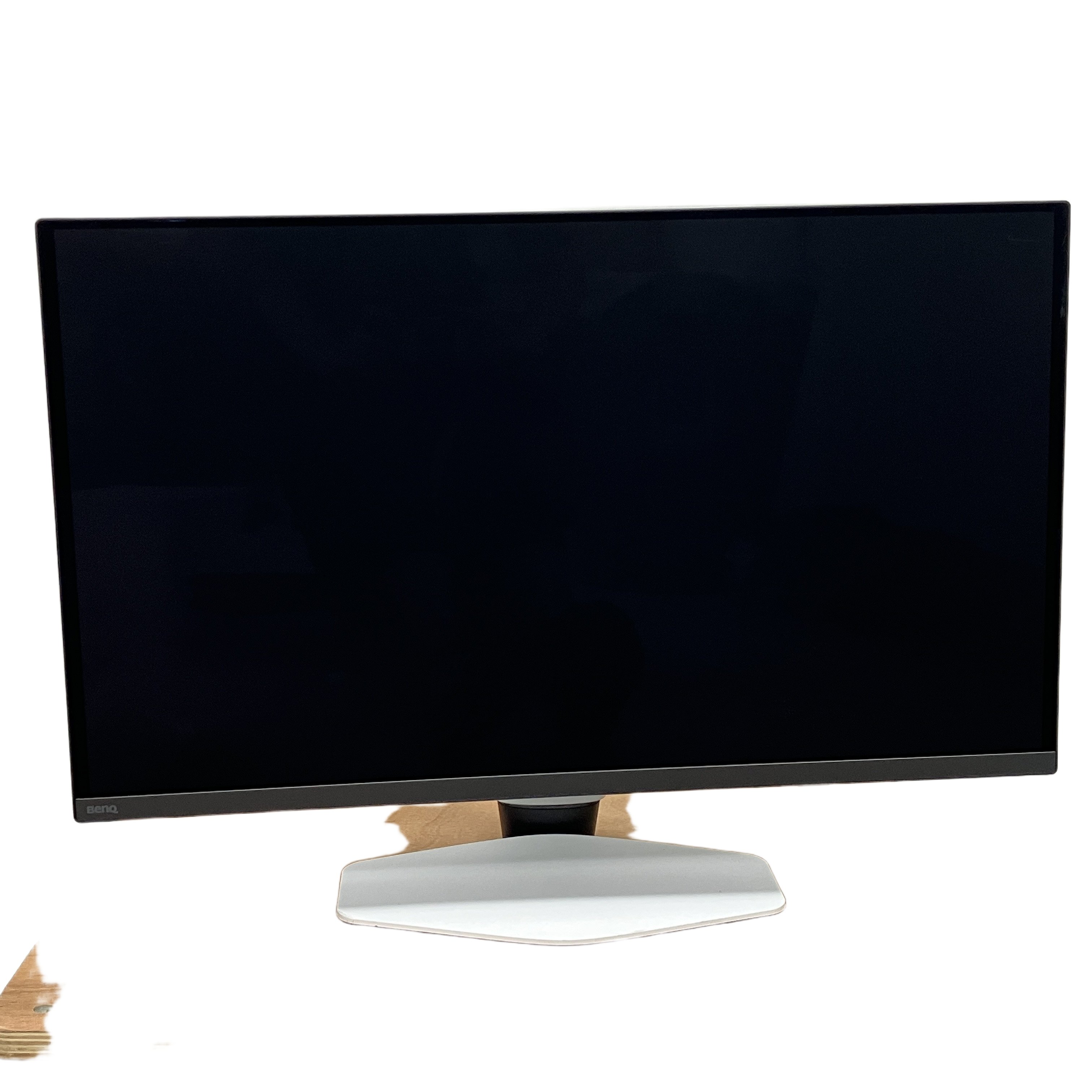 極上の没入感を誇るハイエンドゲーミングモニター!