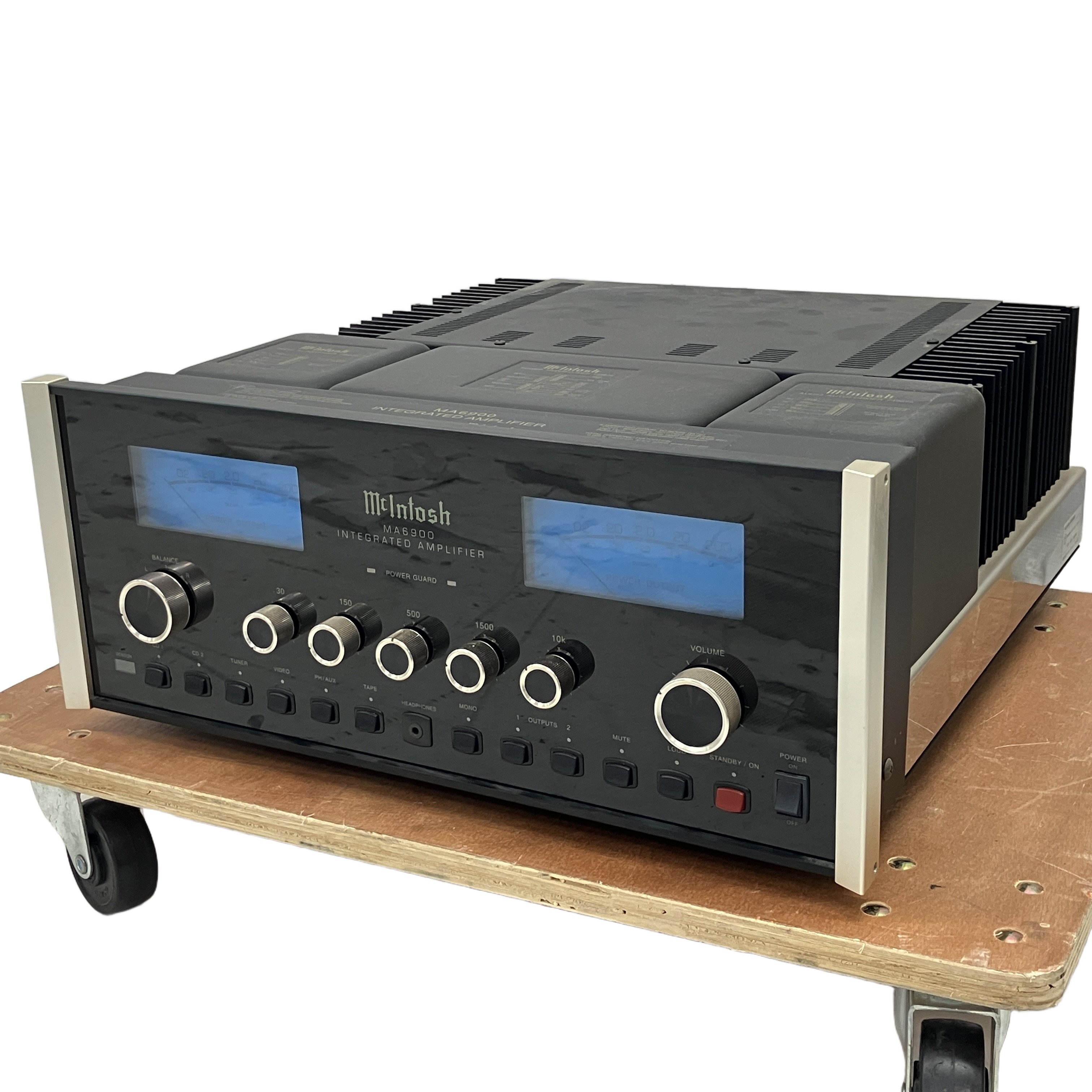 定格出力200W/chの圧倒的な駆動力と艶やかなマッキントッシュサウンドを誇る名作プリメインアンプ!