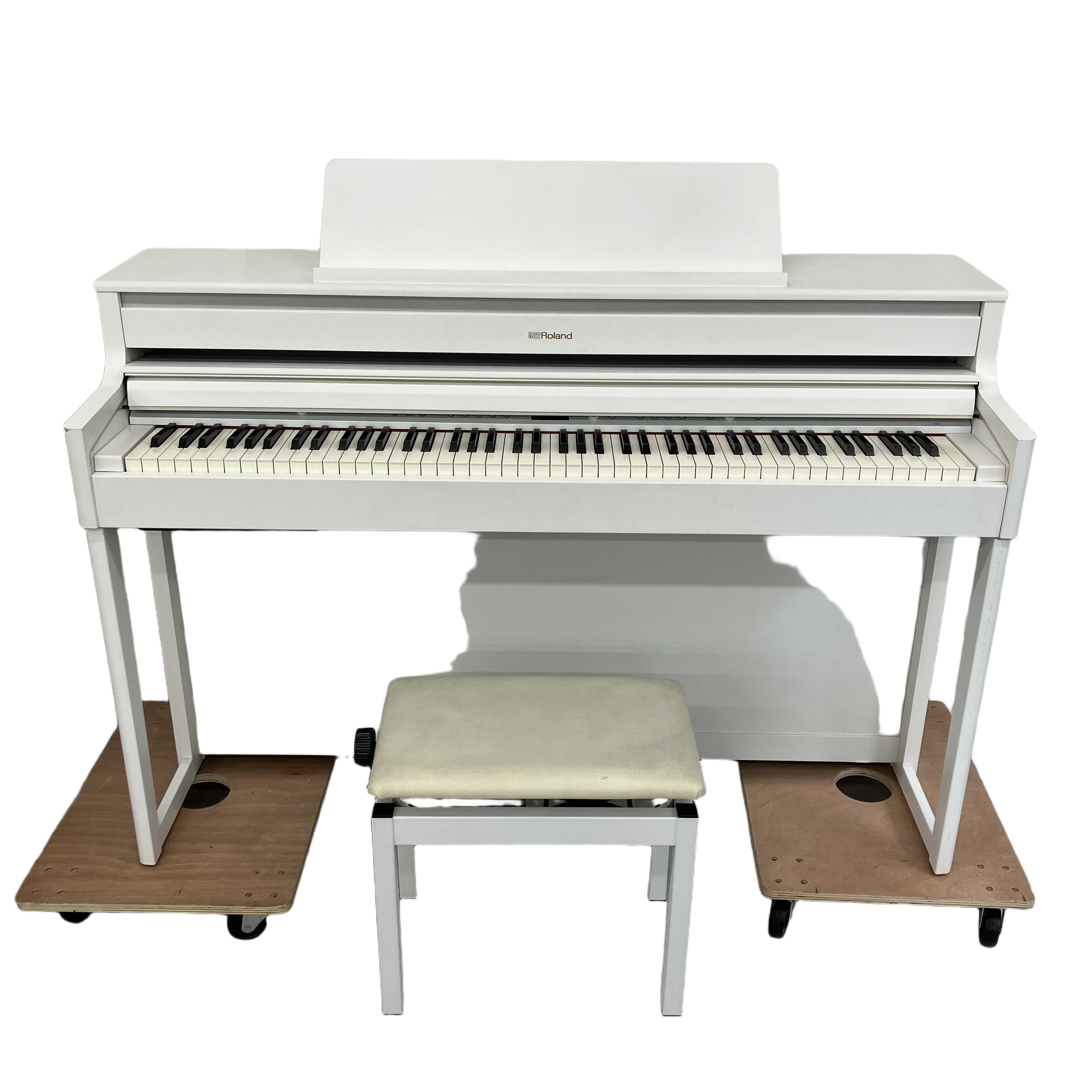 Roland ローランド HP704 電子ピアノ 88鍵 ホワイト 2019年製 鍵盤 楽器 中古