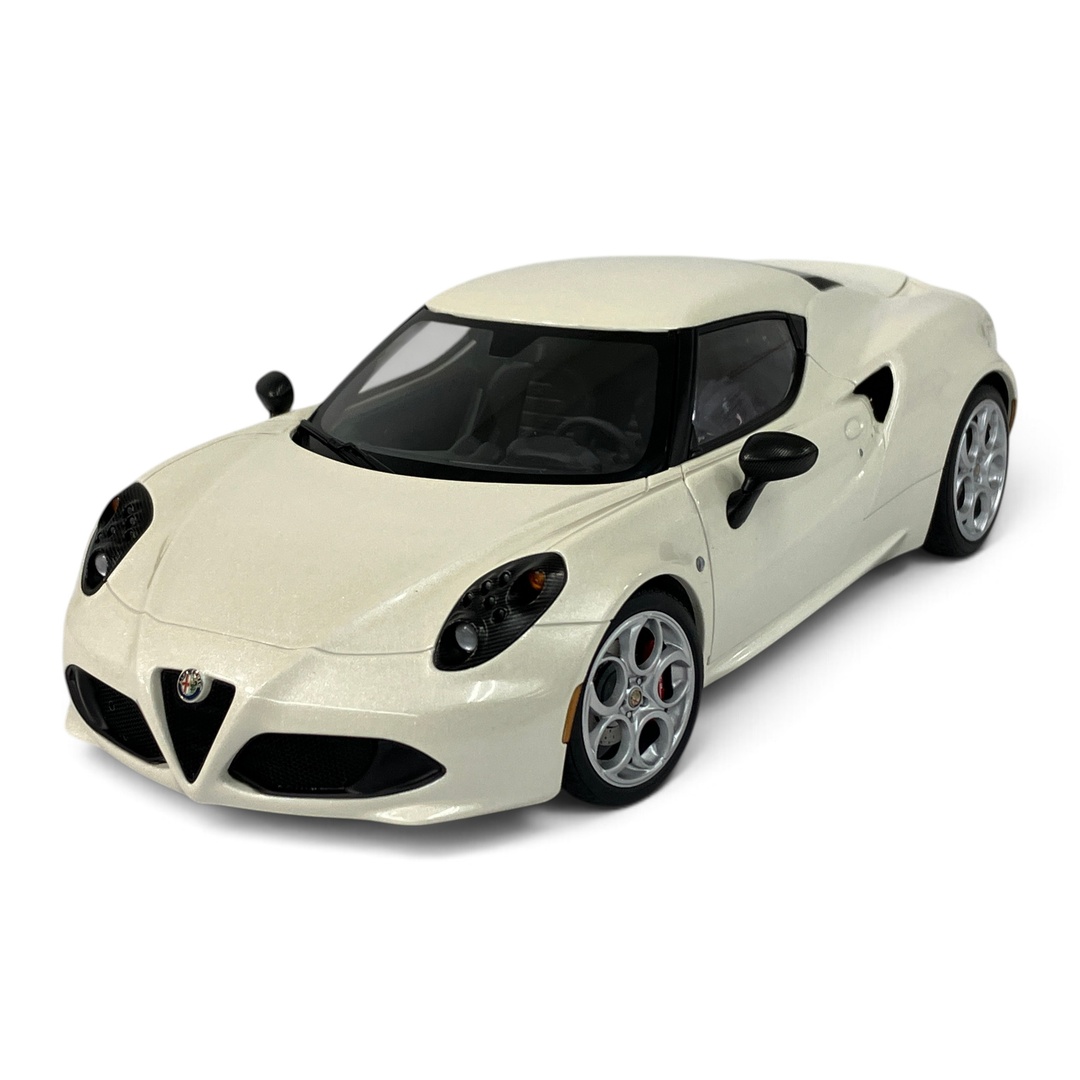 AUTOart 1/18 アルファ・ロメオ 4C ホワイト 箱なし ミニカー 中古