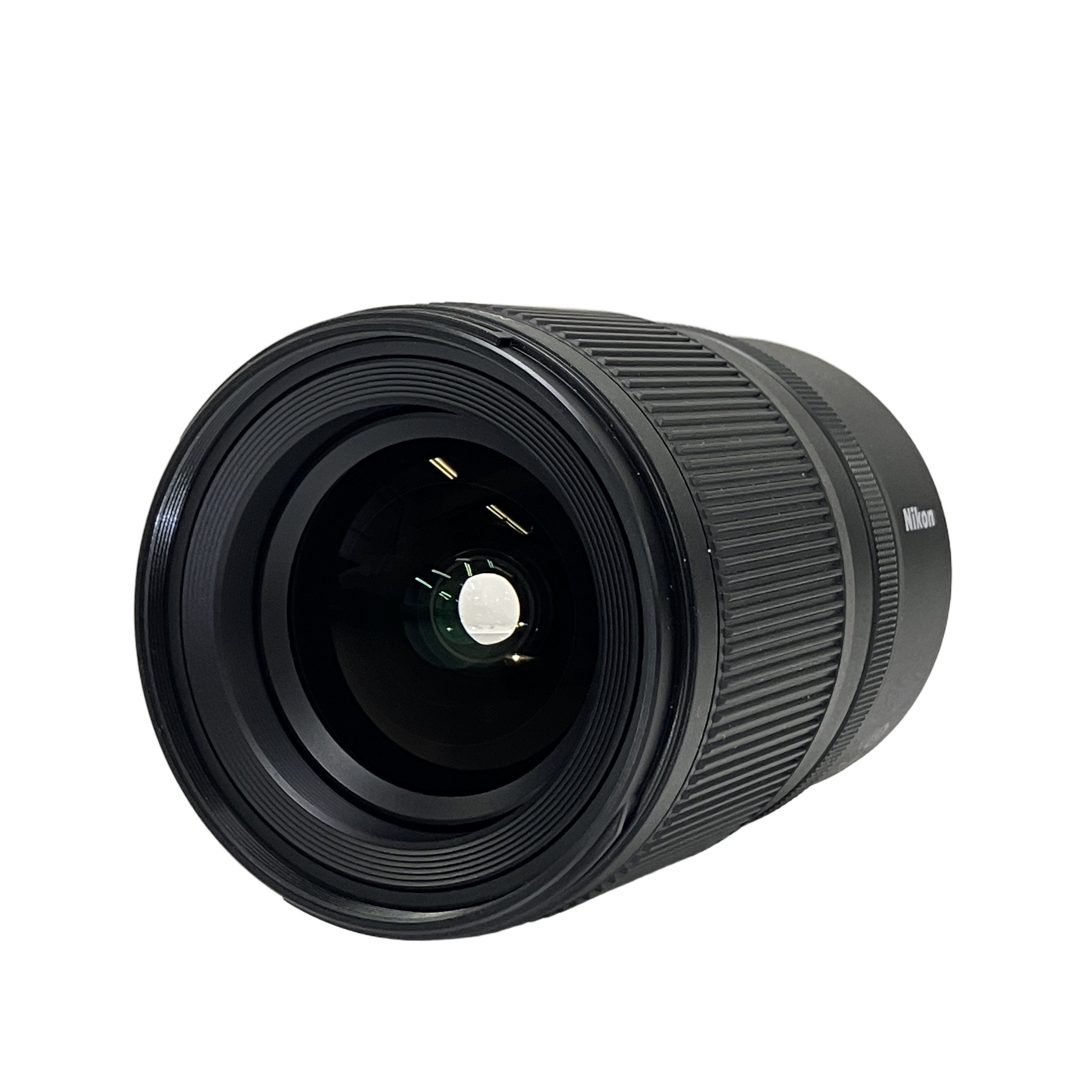ズーム全域F2.8の明るさと、圧倒的な小型軽量ボディを両立した機動力抜群の超広角ズームレンズ!