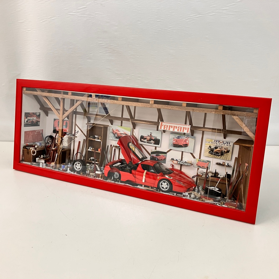 Ferrari エンツォフェラーリ 1/18 パトリック・リシャール ガレージジオラマ 中古
