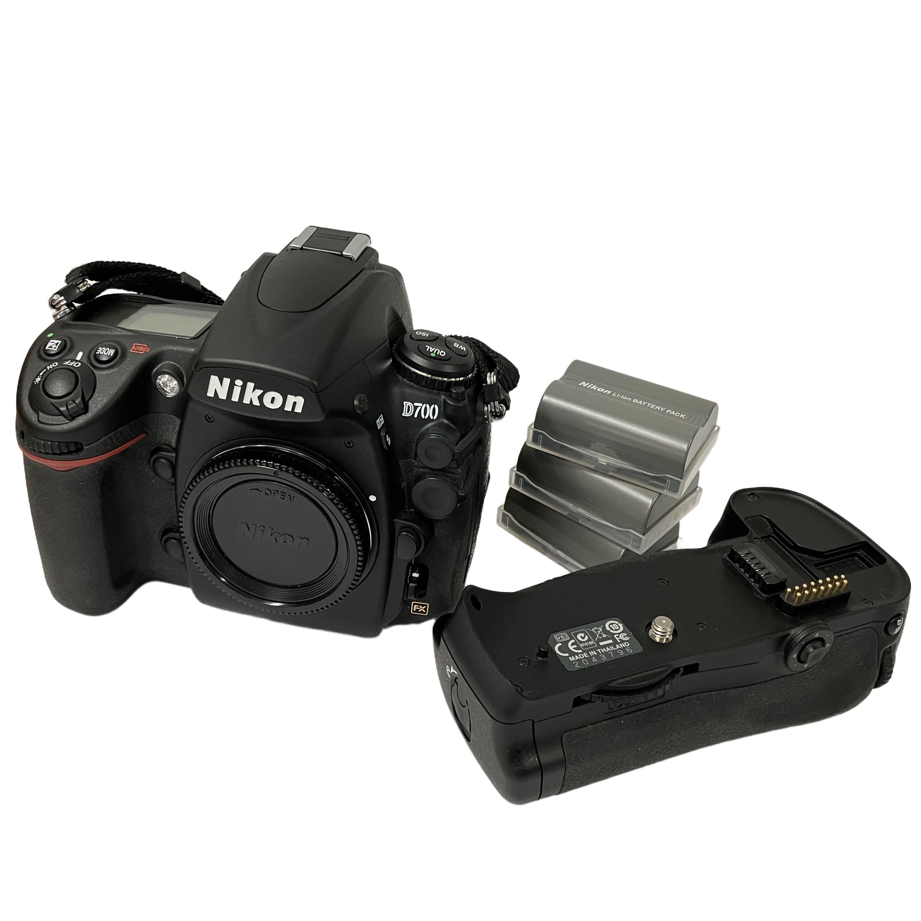 Nikon D700 ボディ デジタル一眼レフ フルサイズ カメラ Fマウント ニコン MB-D10 バッテリーチャージャー付 中古