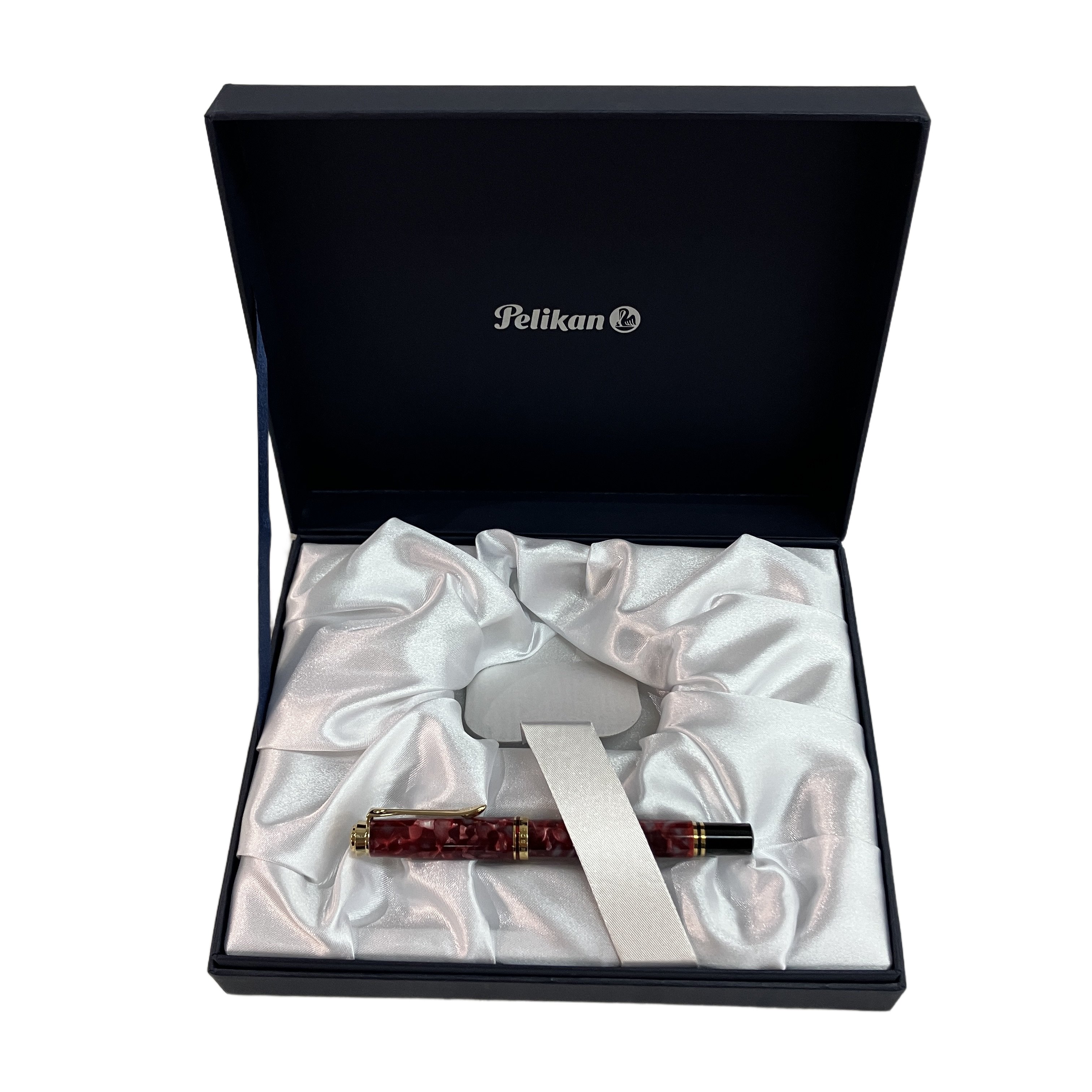Pelikan M320 スーベレーン ルビーレッド 万年筆 ペン先 14C 585 EF 極細字 筆記具 ペリカン 中古