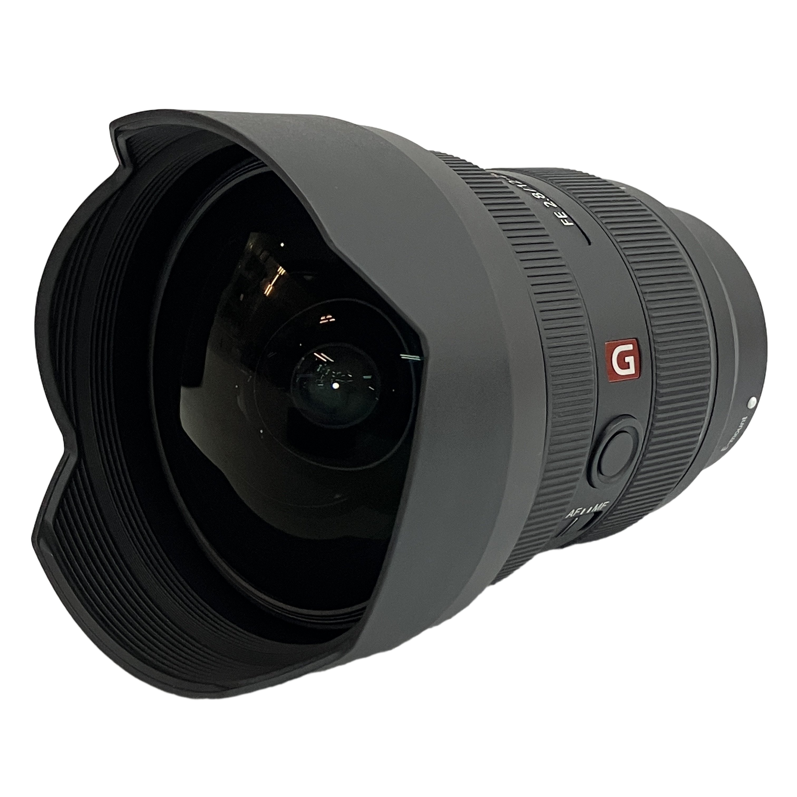超広角12mmからの強烈なパースペクティブとズーム全域開放F2.8の明るさを両立した、圧倒的な解像感を誇る最高峰のG Masterレンズ!