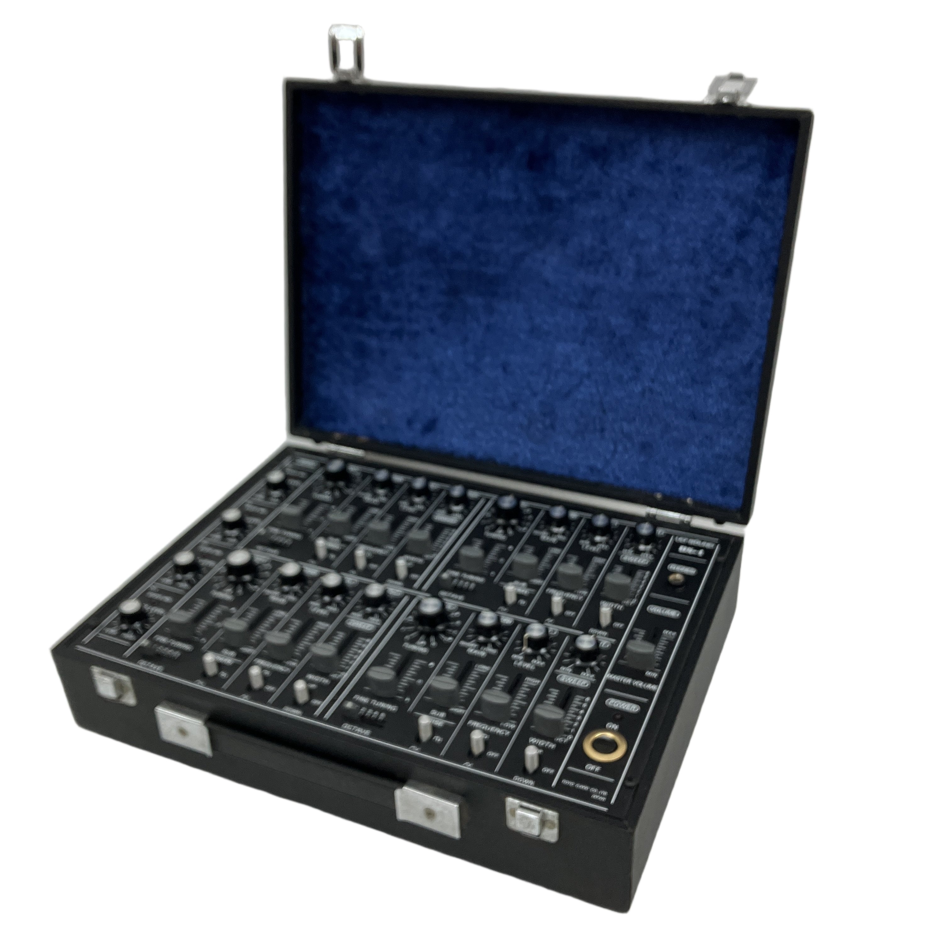 ULT-Sound DS-4 アナログ・ドラムシンセサイザー 4チャンネル仕様 ハードケース付き オーディオ機器 音響機材 中古