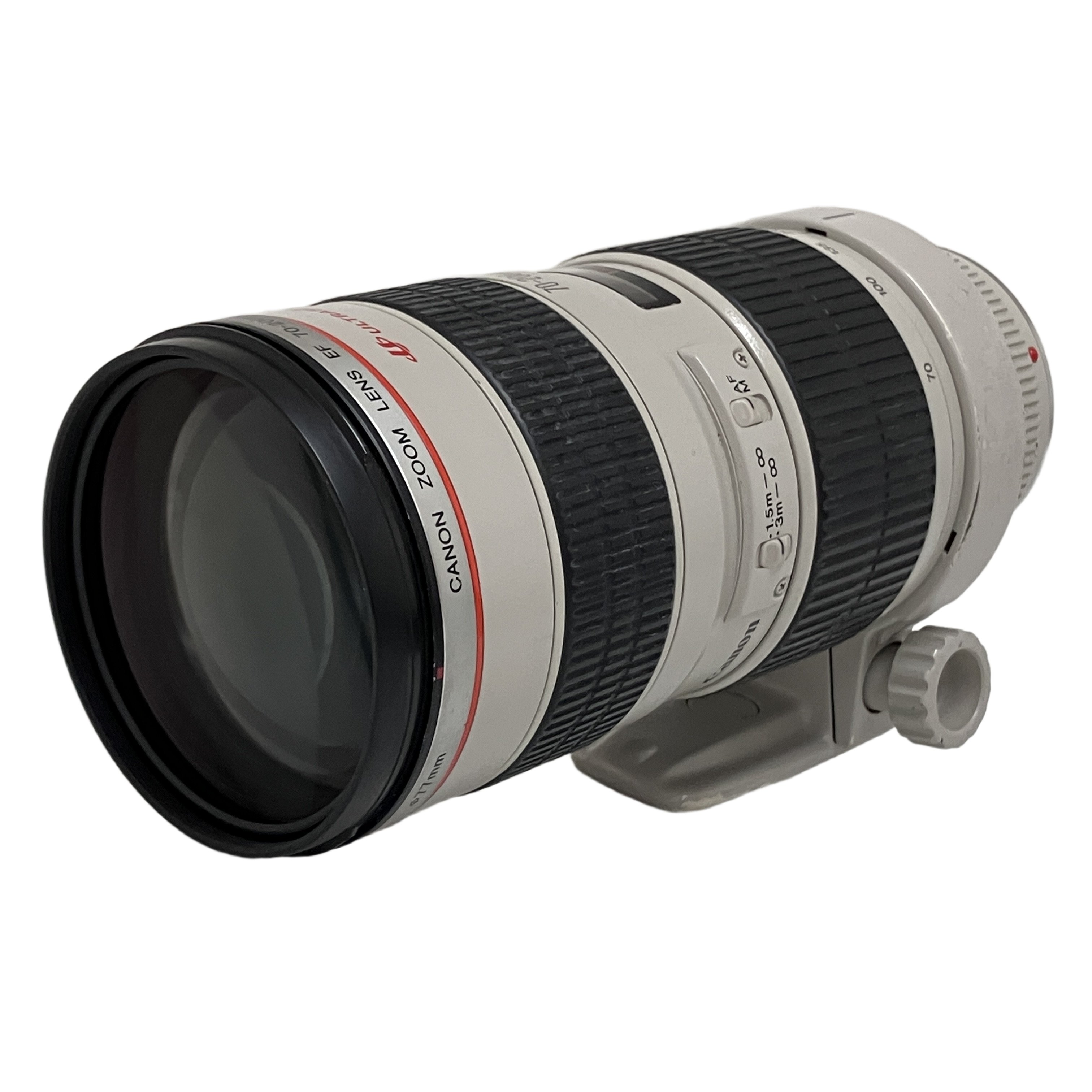ズーム全域でF2.8の明るさとLレンズならではの美しいボケ味を誇る、キヤノンの大口径望遠ズームレンズです。