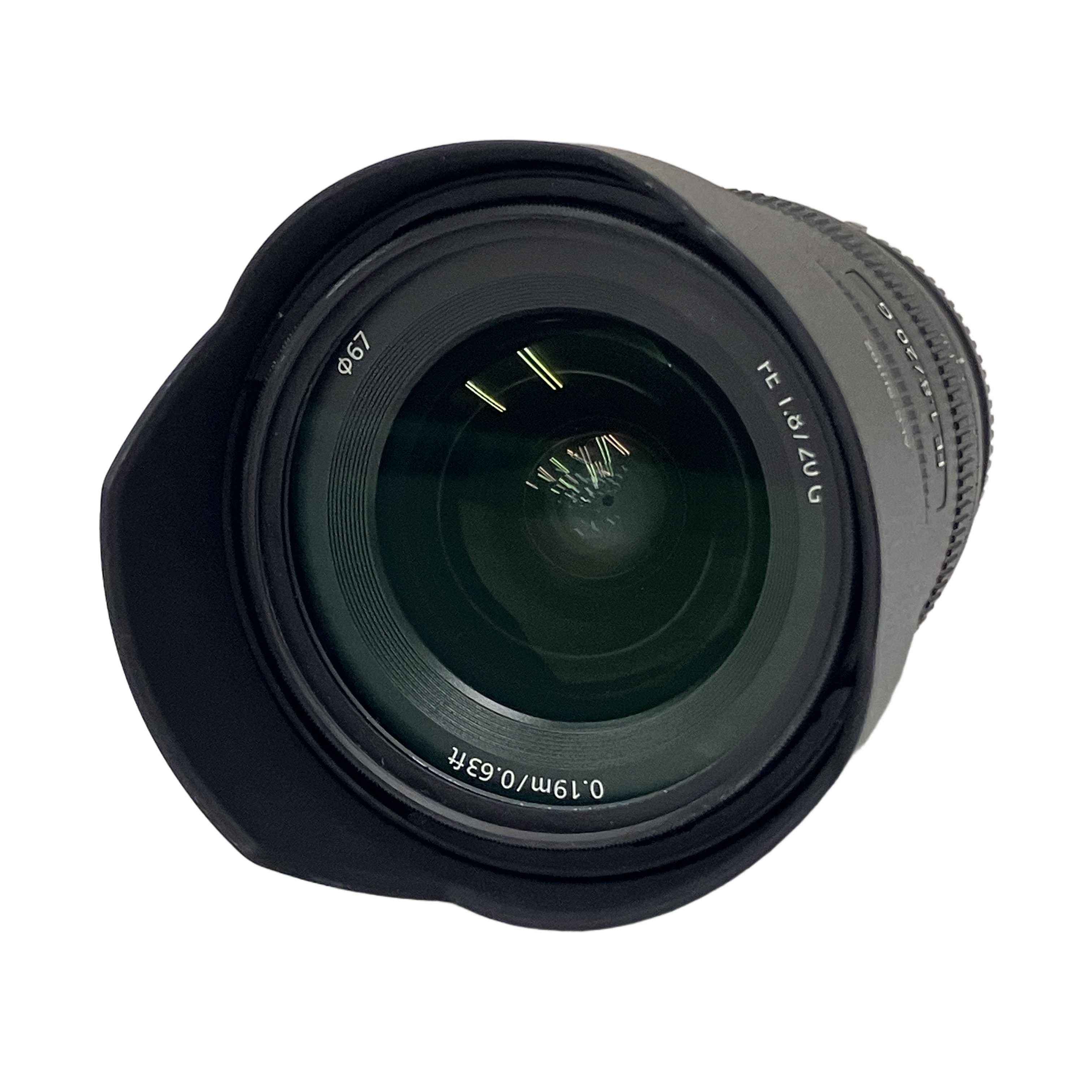 超広角20mmのダイナミックなパースペクティブと開放F1.8の明るさを、驚異的な小型軽量ボディに凝縮した高性能Gレンズ