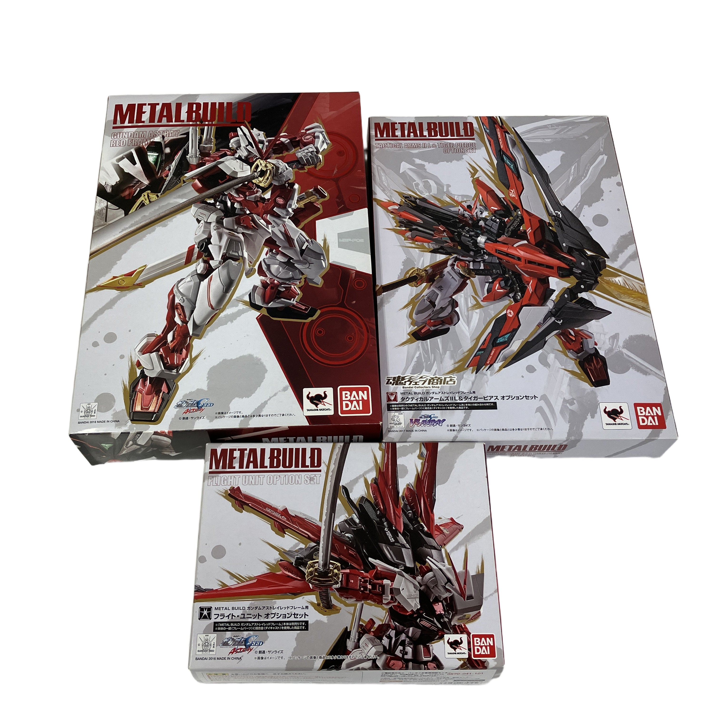 バンダイ METAL BUILD ガンダムアストレイレッドフレーム フライトユニット タクティカルアームズIIL&タイガーピアス オプションセット 中古 美品